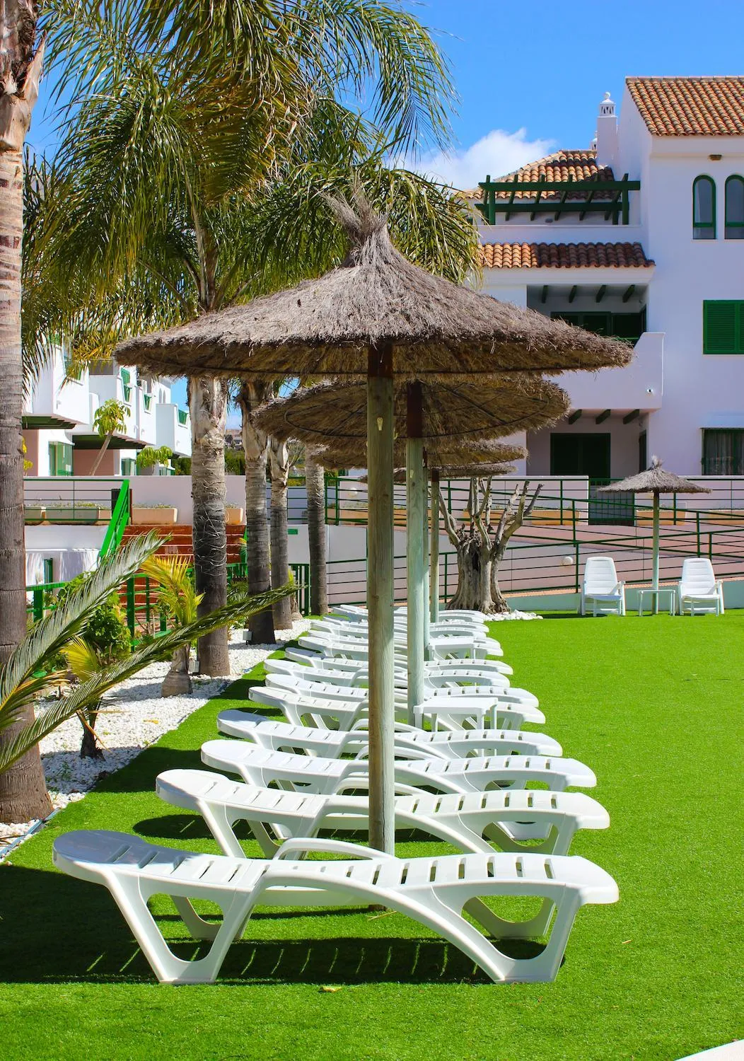 Swimming pool in Hotel Apartamentos Manilva Sun