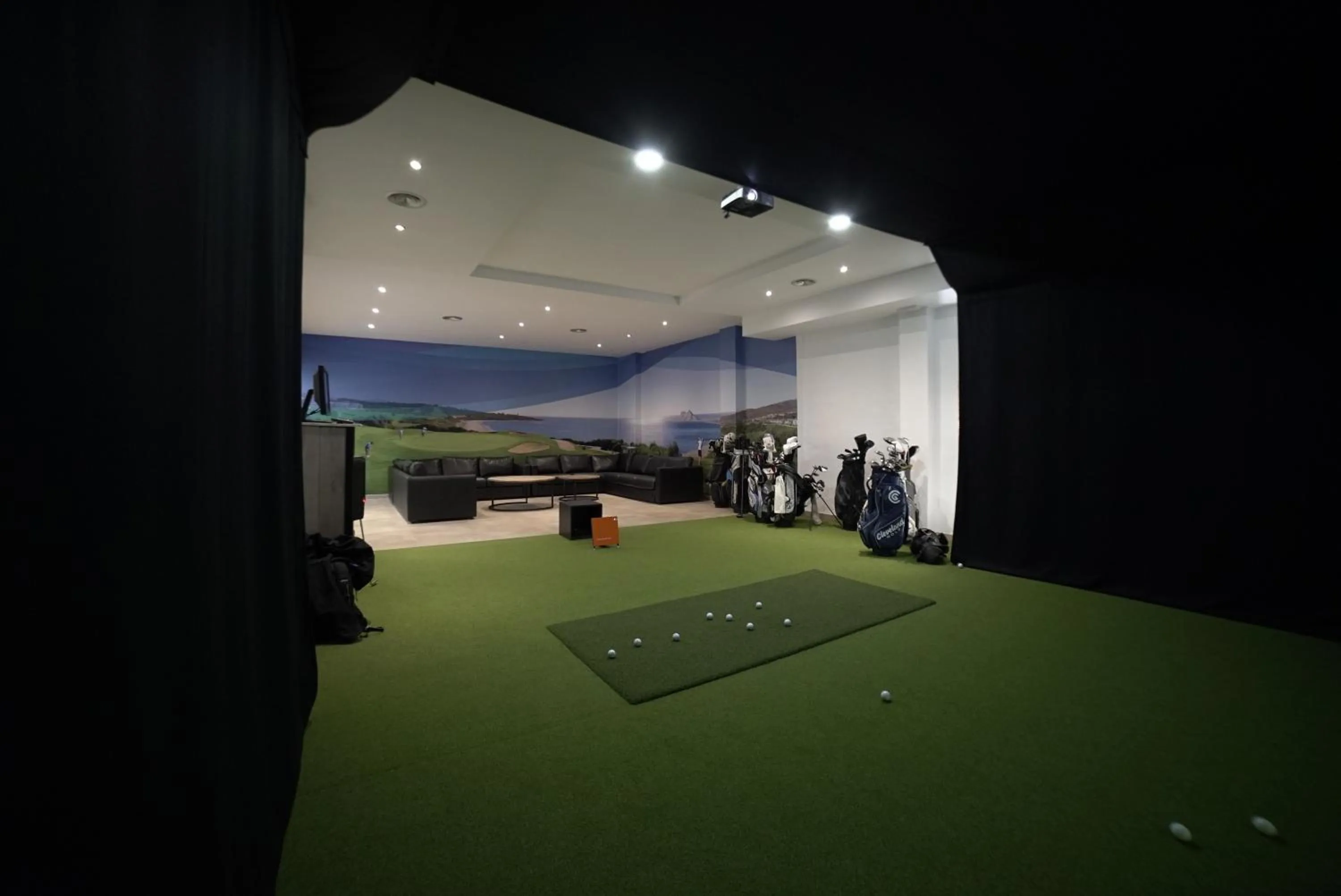 Golfcourse in Hotel Apartamentos Manilva Sun