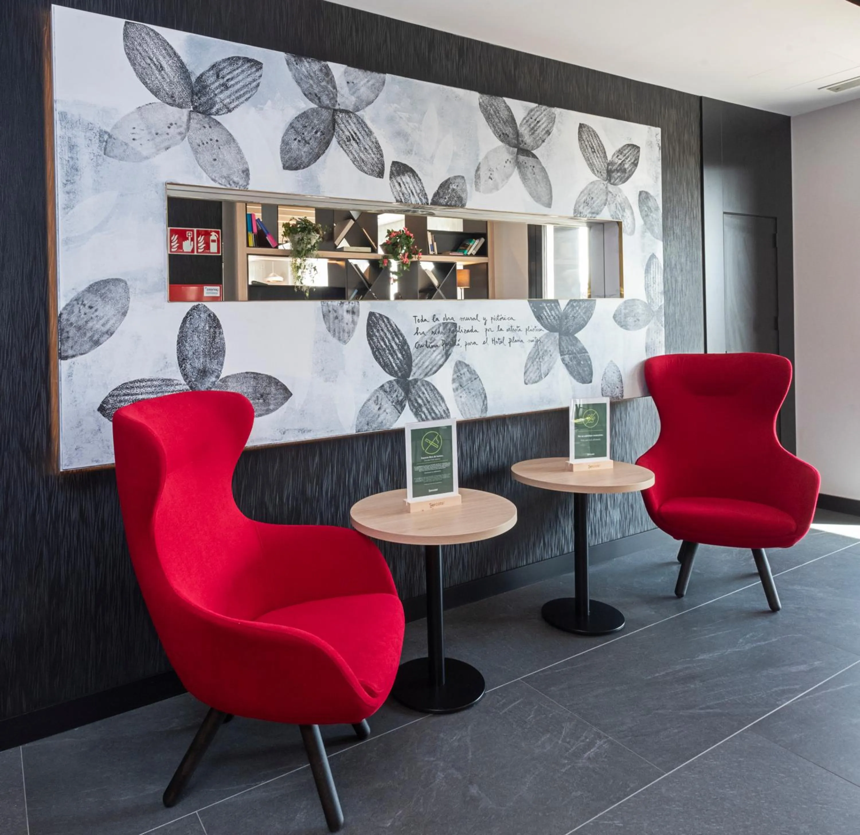 Lobby or reception in Sercotel Plana Suites