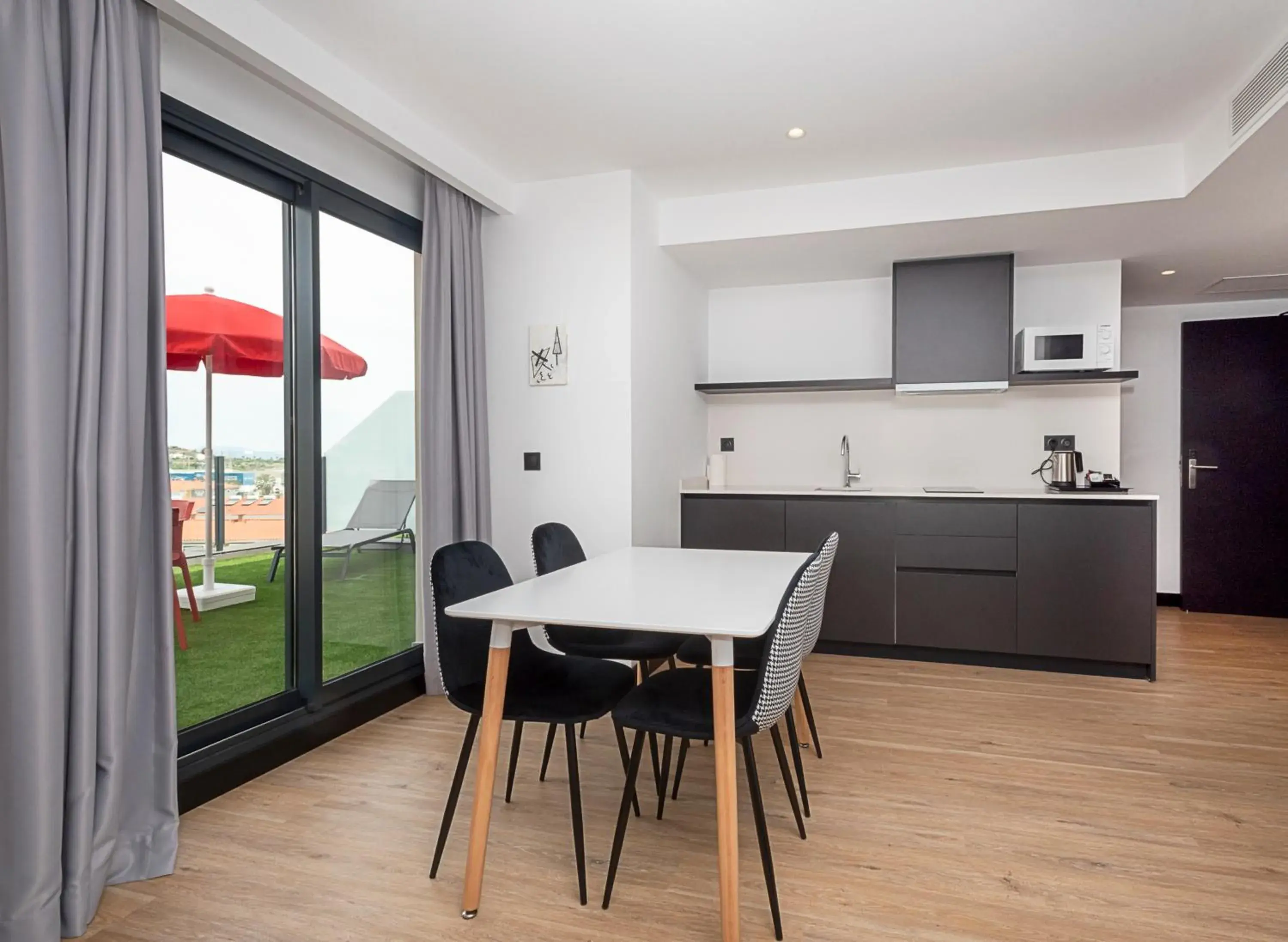 Suite with Terrace in Sercotel Plana Suites Suite with Terrace in Sercotel Plana Suites