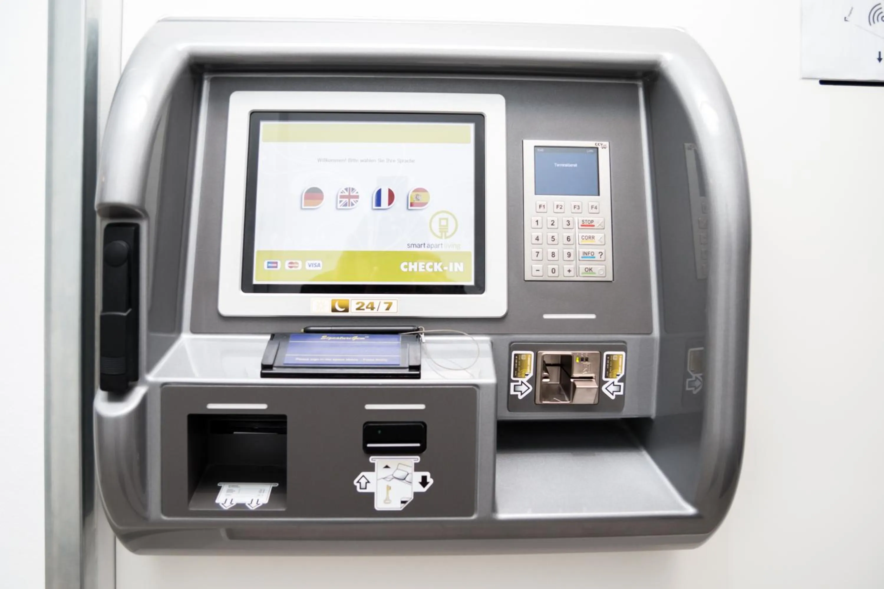 Lobby or reception in Smart Nano Living - Wien Hauptbahnhof - self check-in