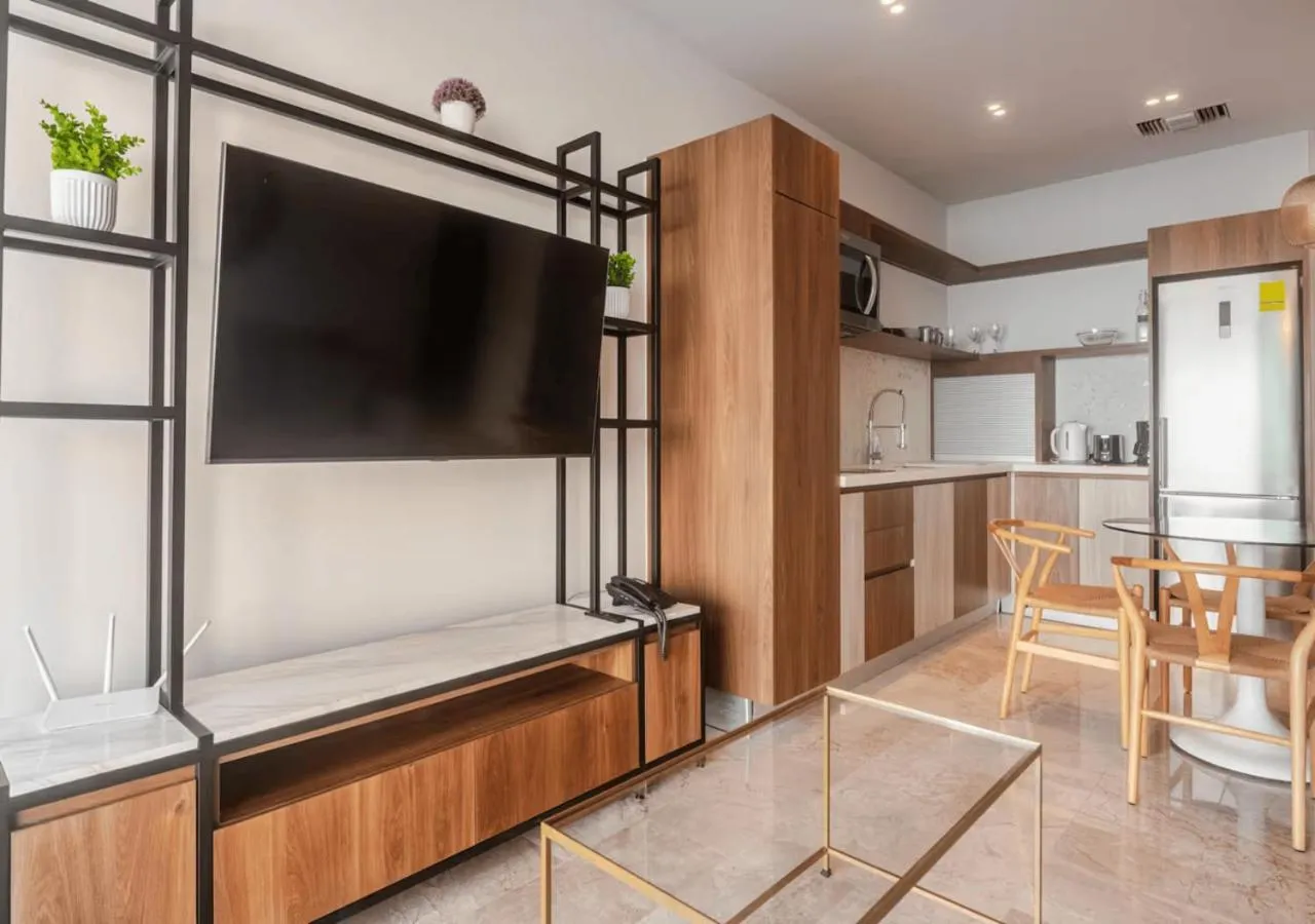 Communal lounge/ TV room in Luxury 1BR Condo Prime Location