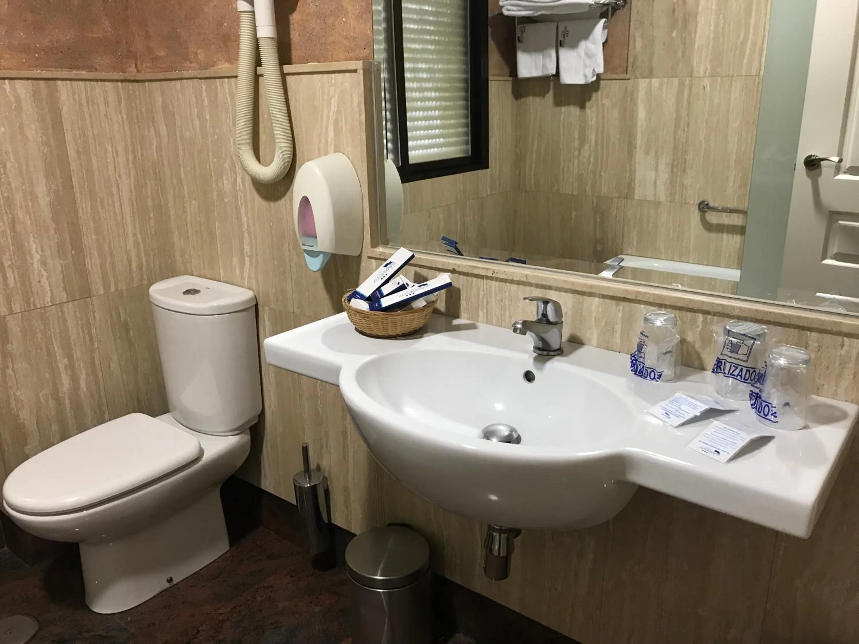 Bathroom in Hotel Alfonso VIII De Cuenca