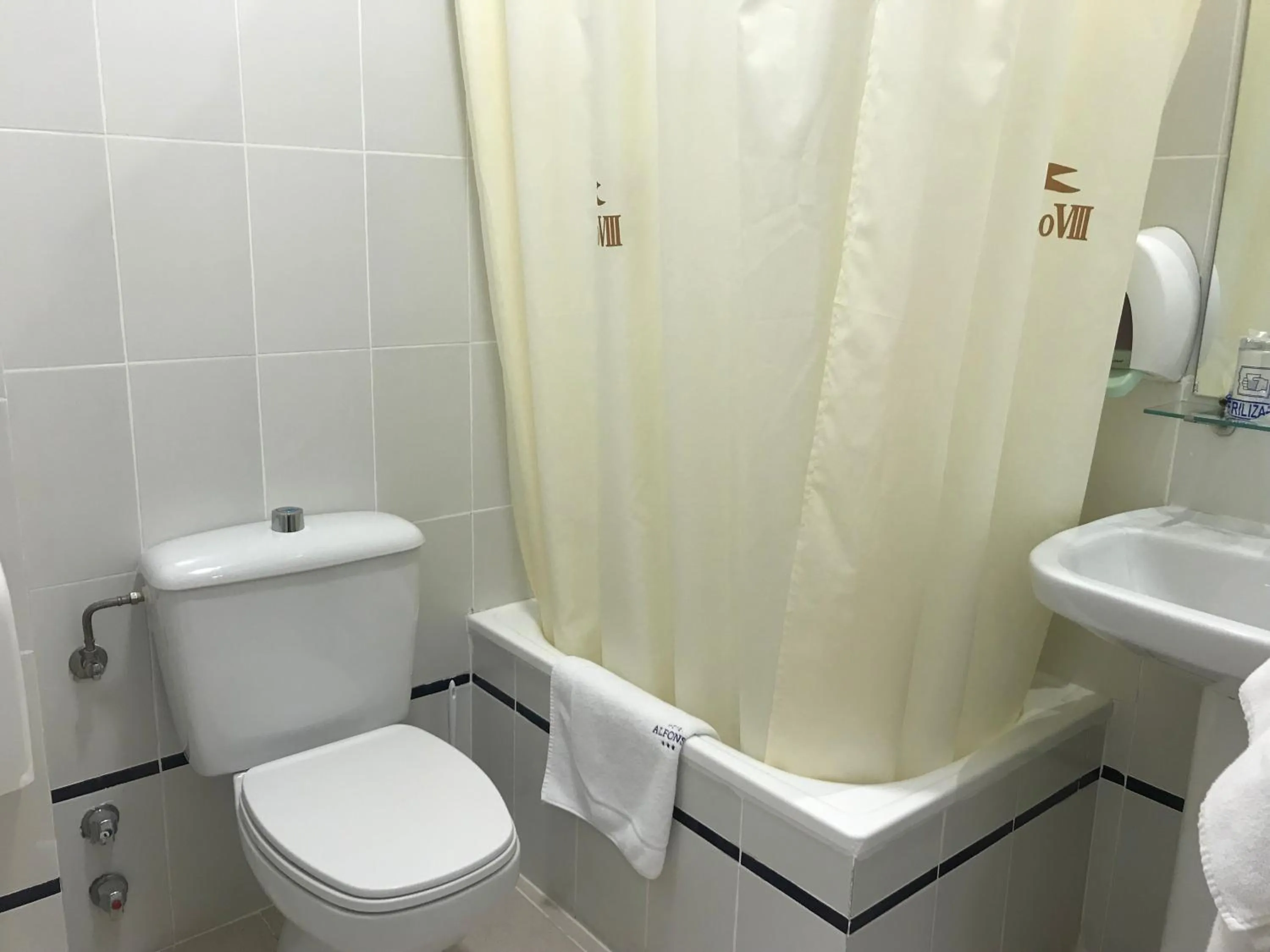 Bathroom in Hotel Alfonso VIII De Cuenca