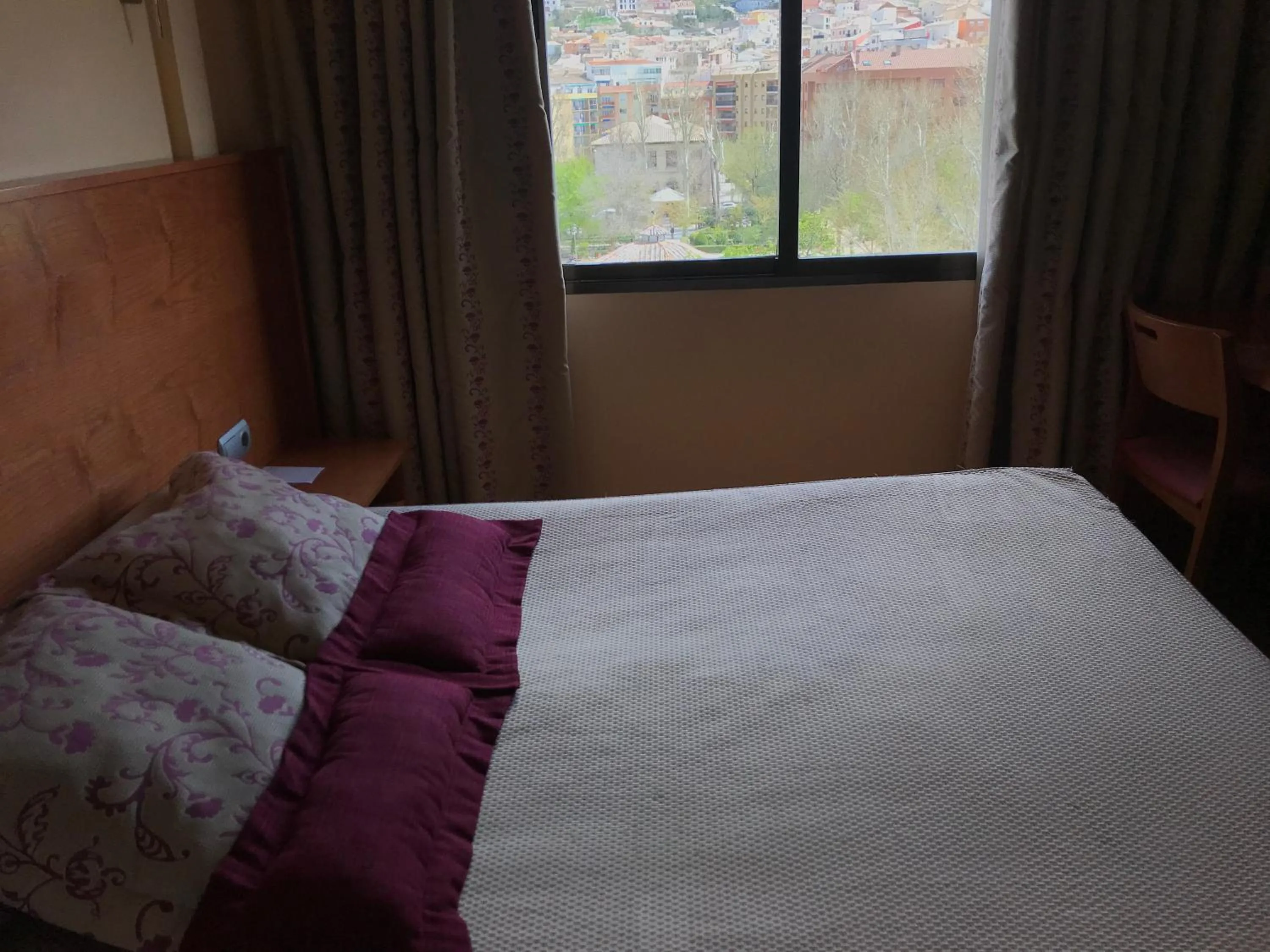 Photo of the whole room, Bed in Hotel Alfonso VIII De Cuenca