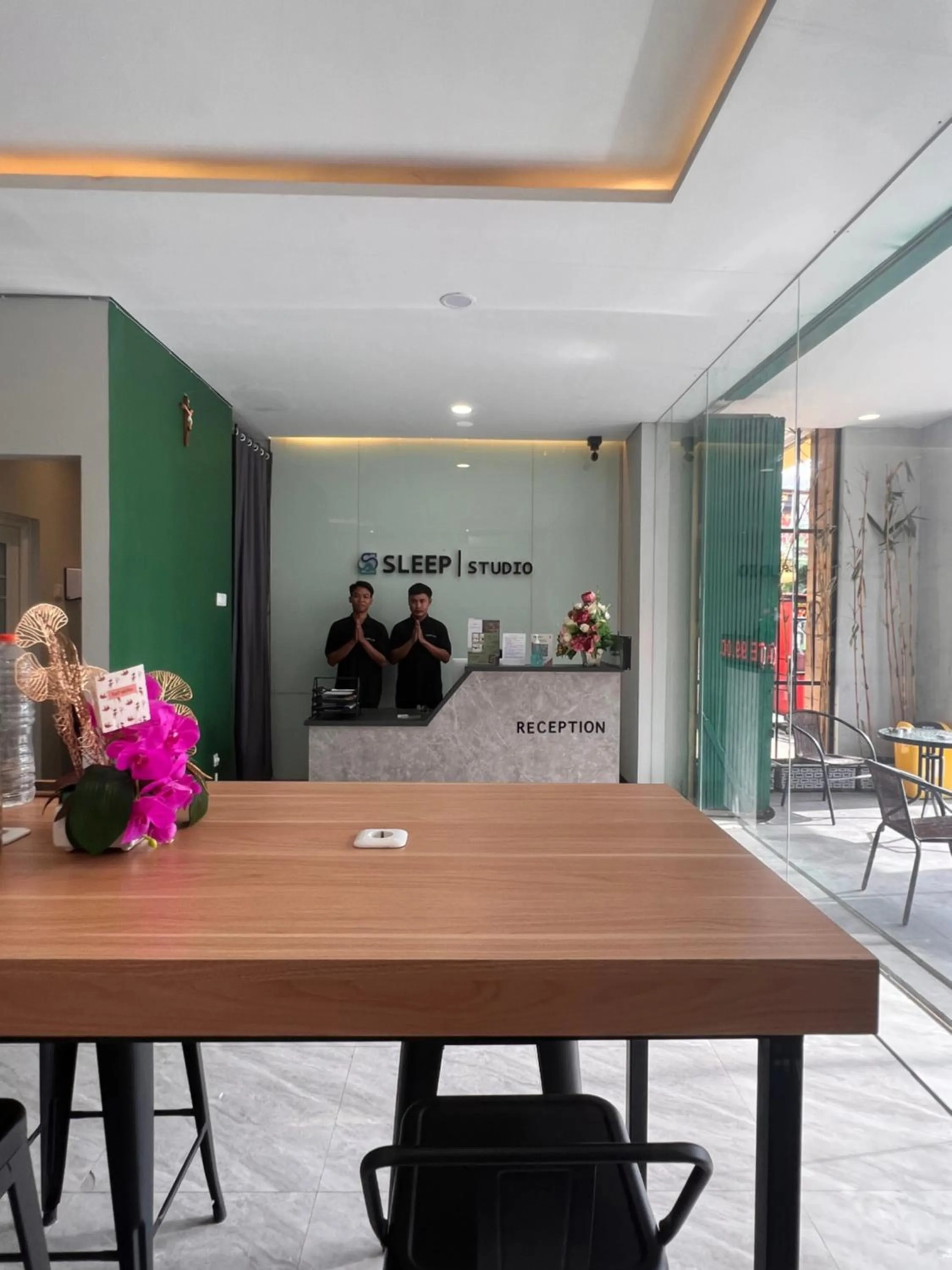 Lobby or reception in Sleep Studio Hotel City Center Surabaya