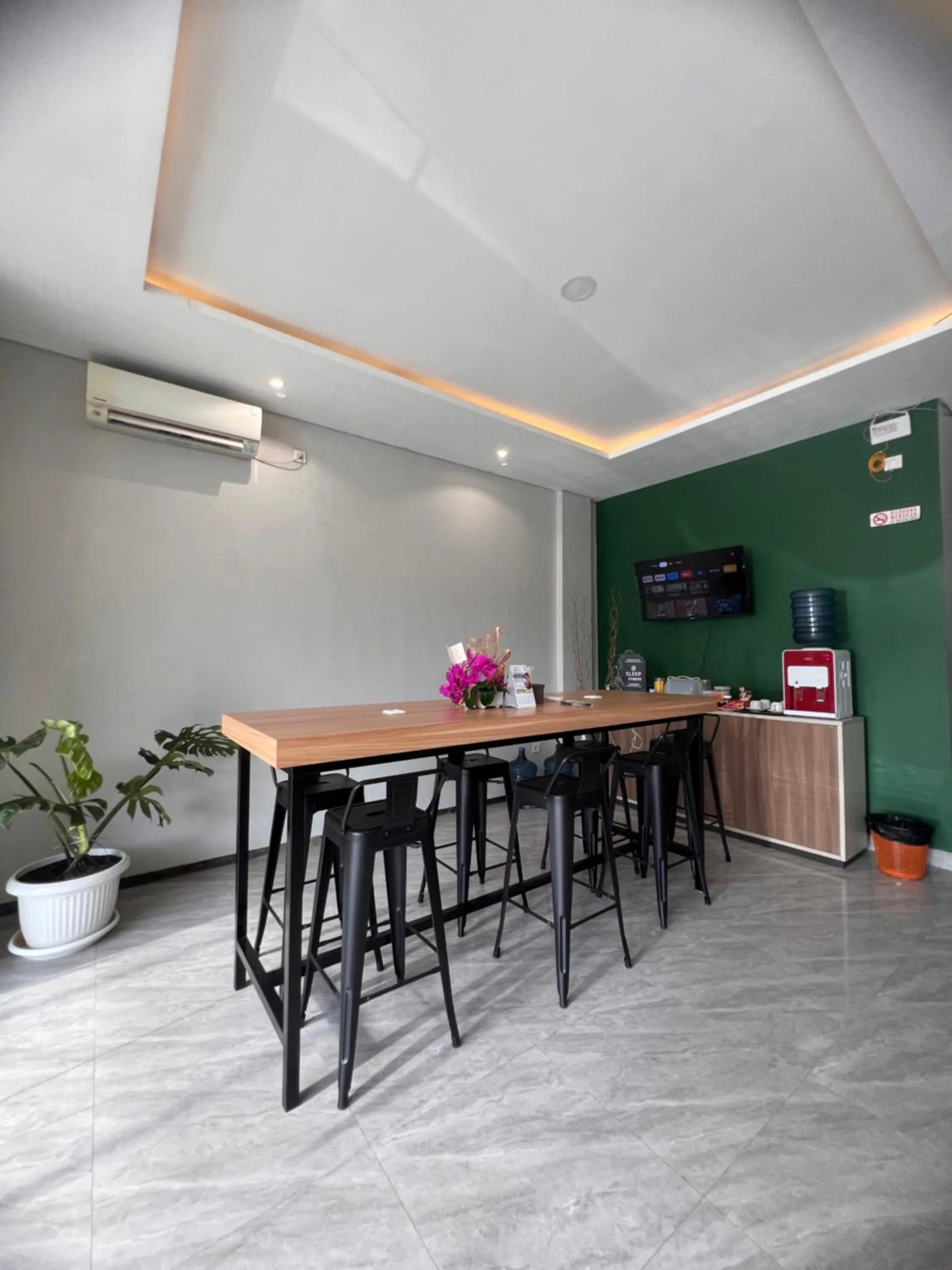 Living room in Sleep Studio Hotel City Center Surabaya