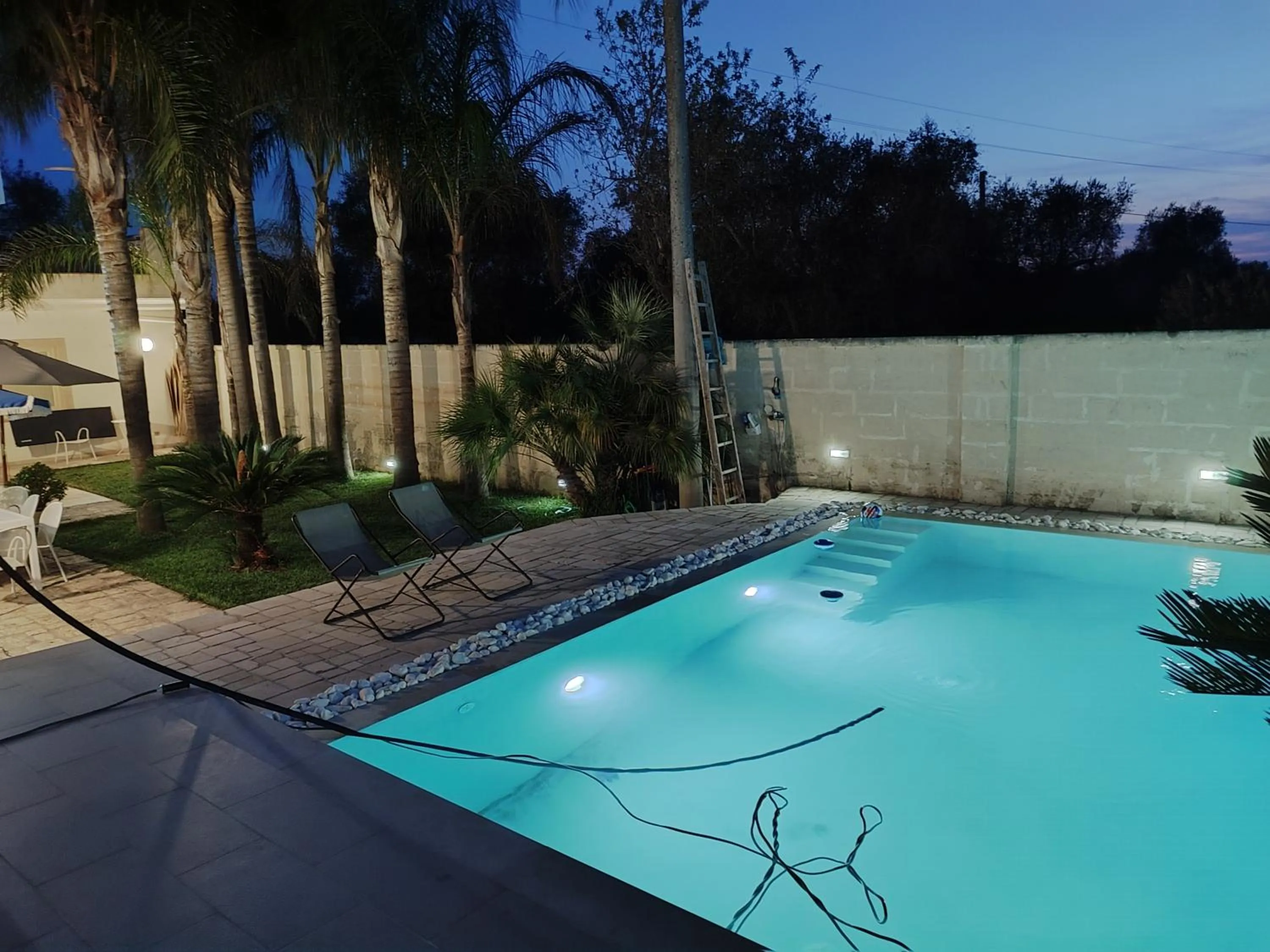 Swimming pool in Villa con piscina Aria di sole