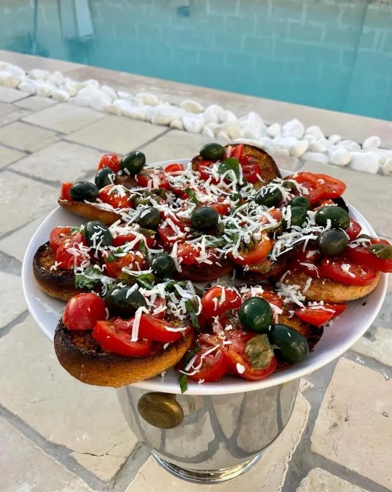 Restaurant/places to eat in Villa con piscina Aria di sole