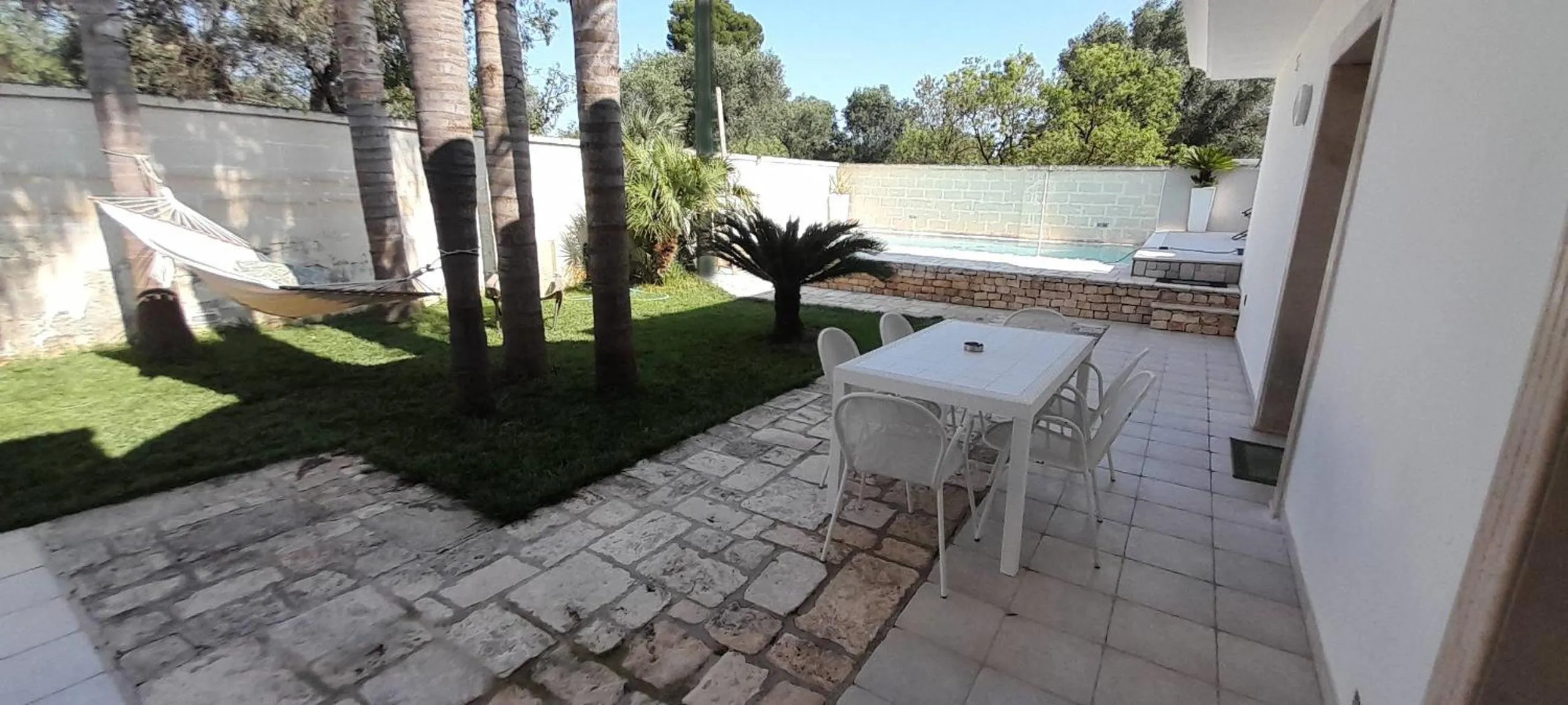 Garden in Villa con piscina Aria di sole