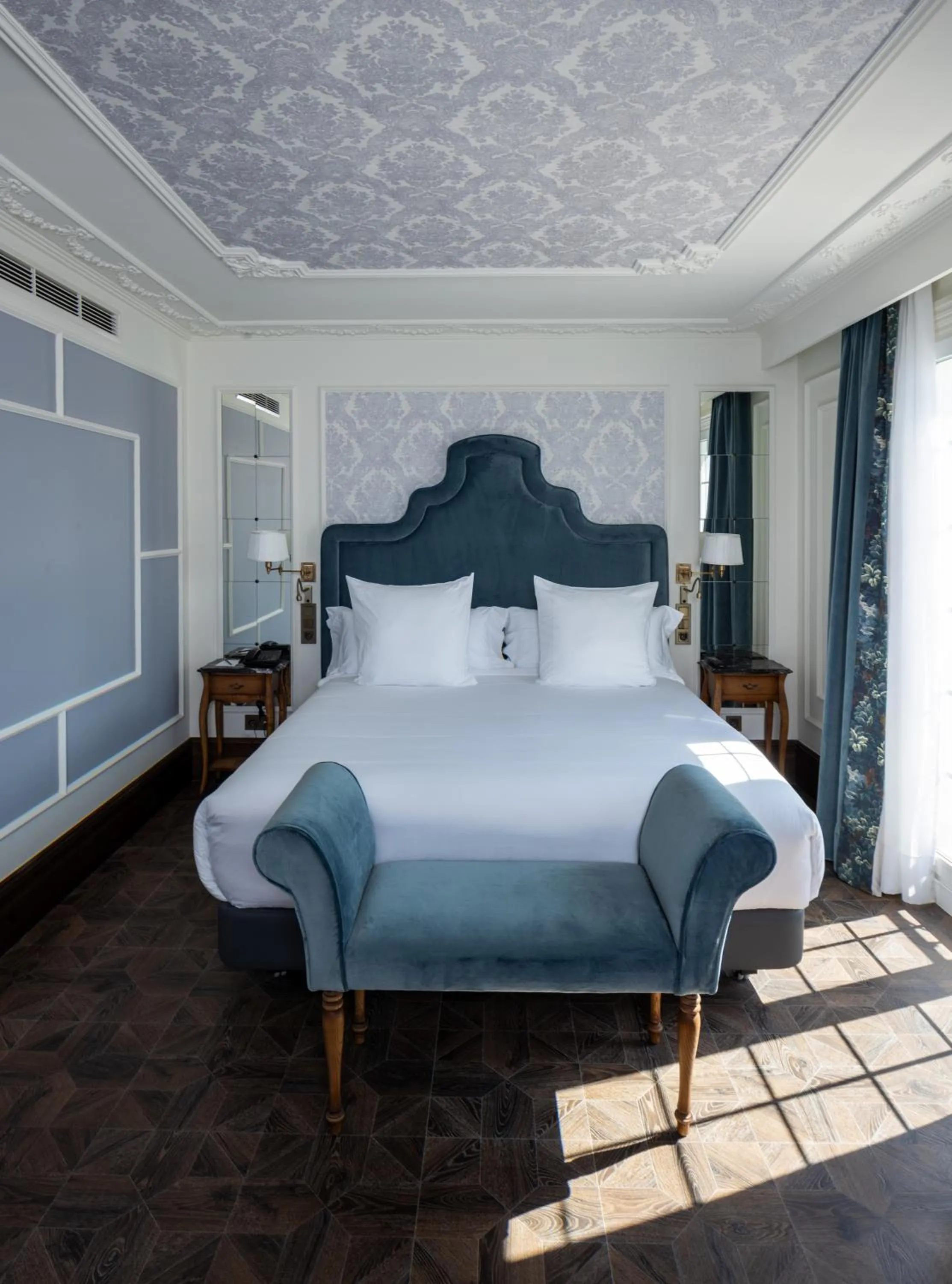 Bed in Hotel Luze Boutique San Sebastian