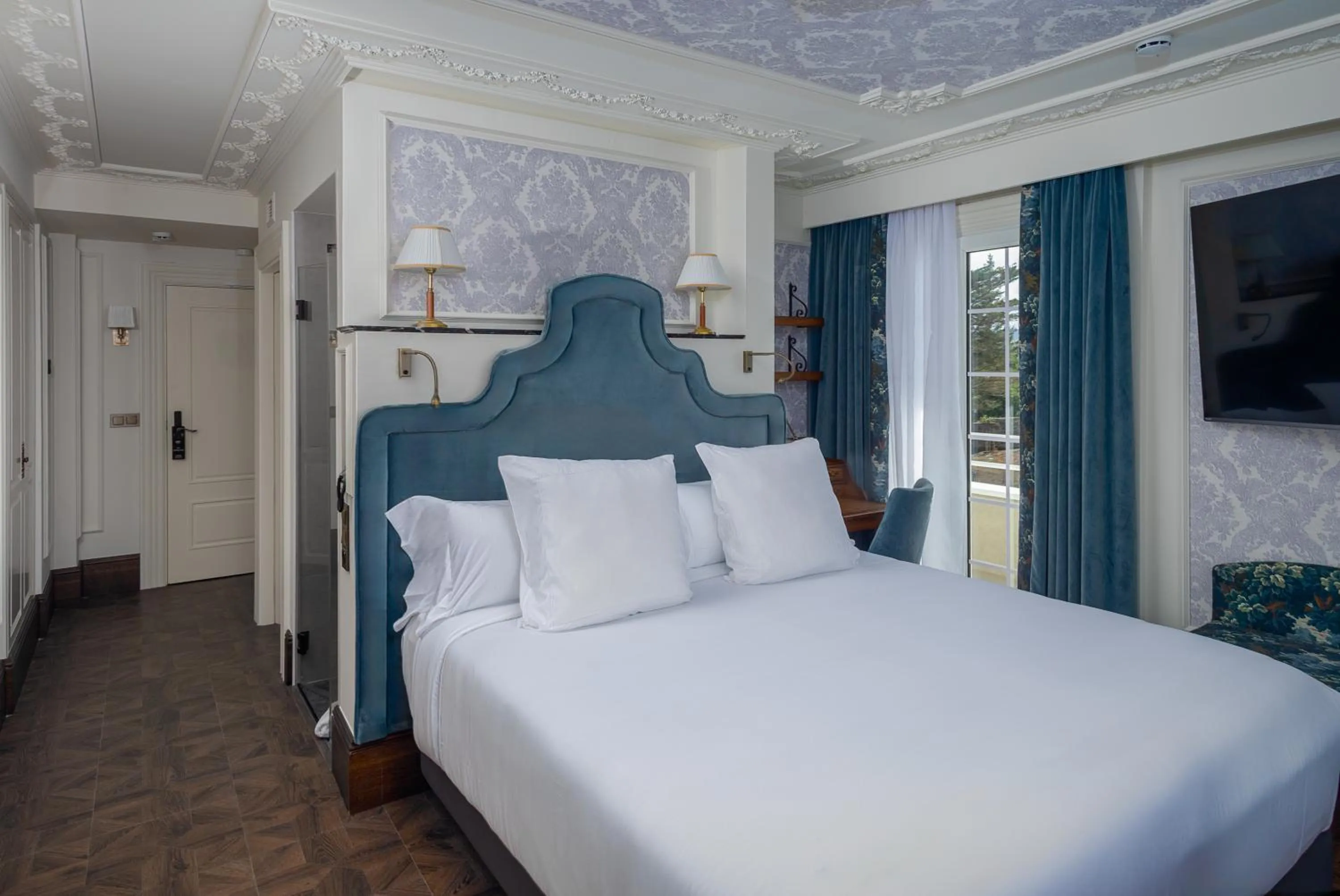 Bed in Hotel Luze Boutique San Sebastian