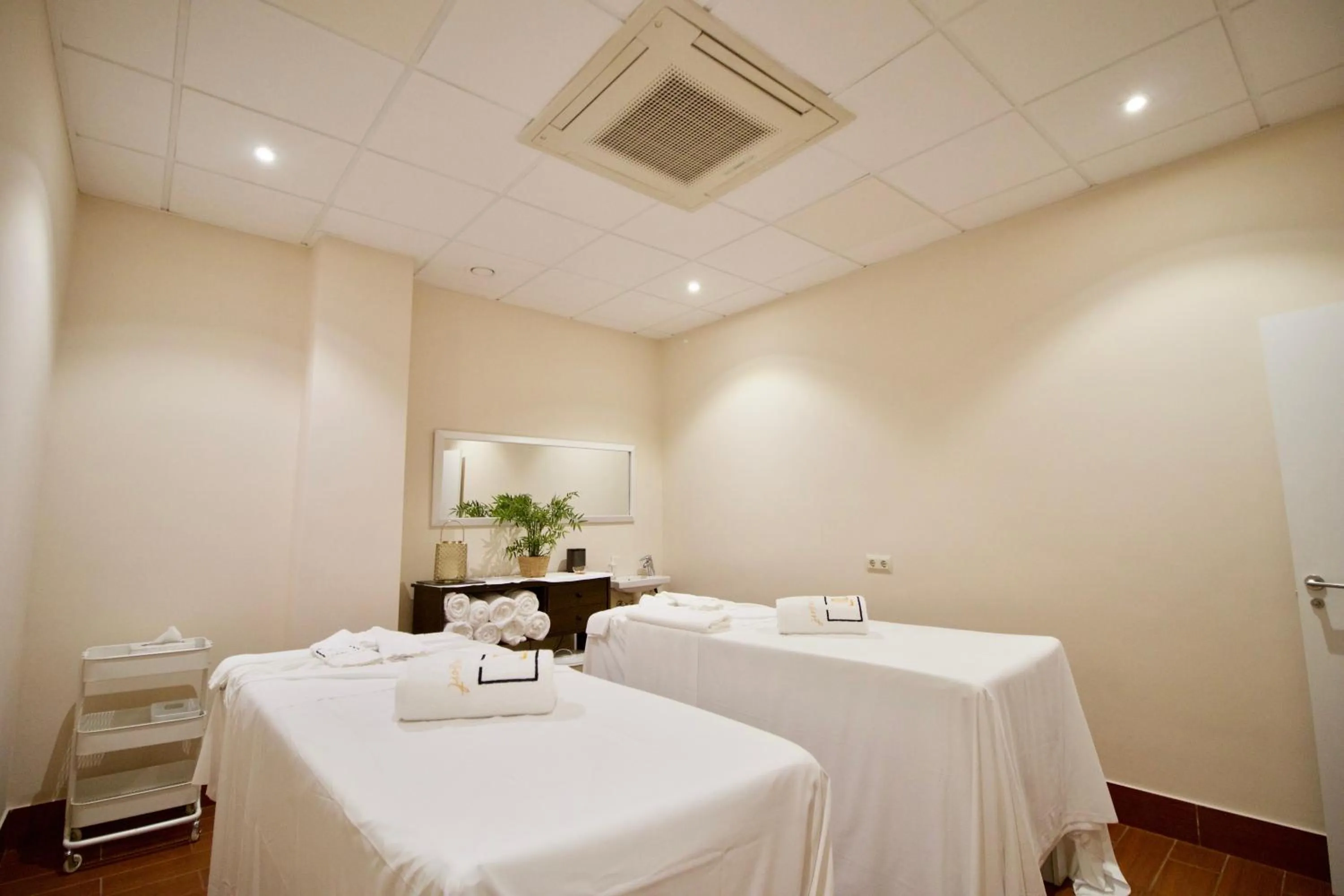 Massage in Hotel Granada Palace