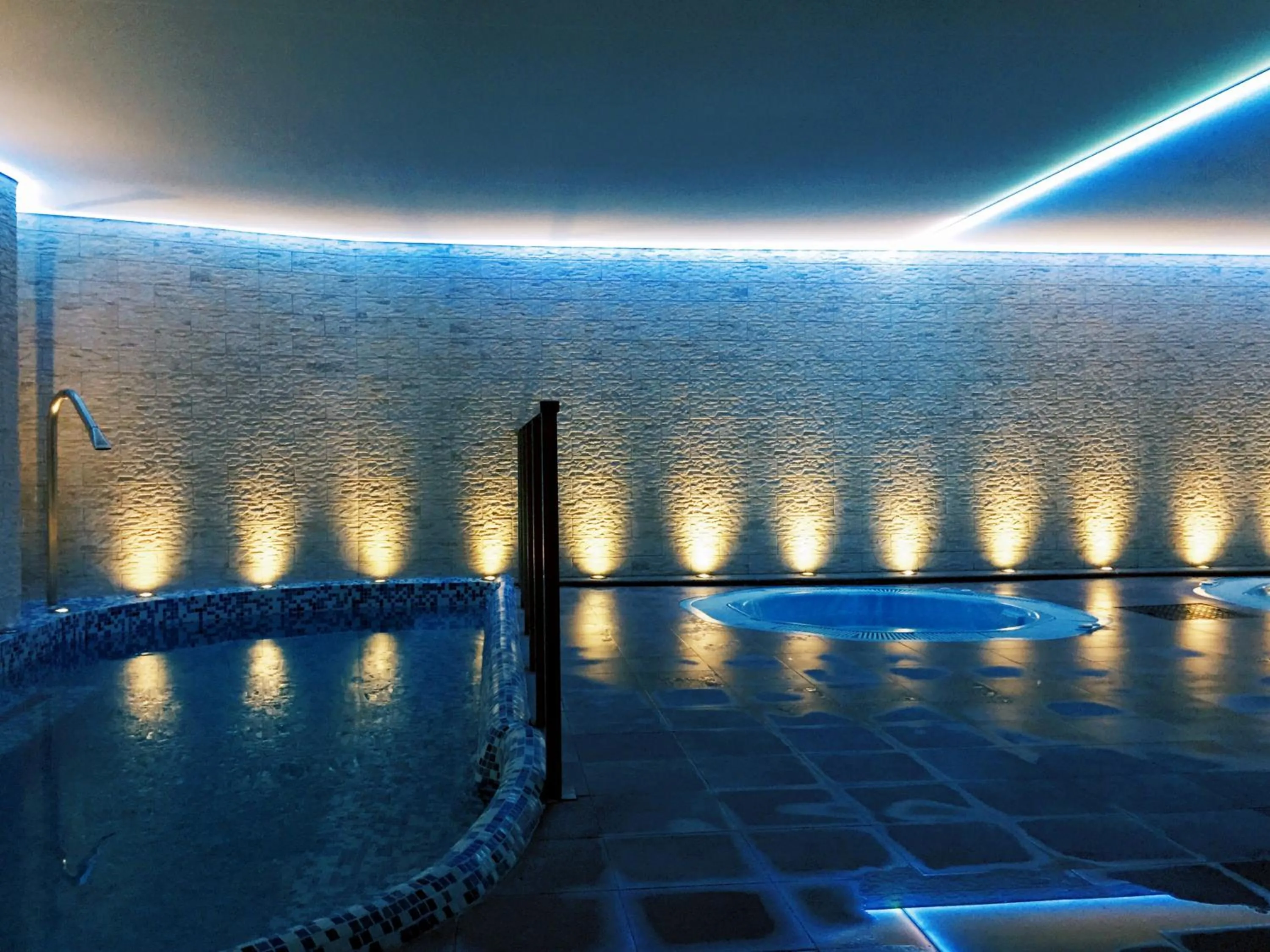 Hot Spring Bath in Hotel Granada Palace