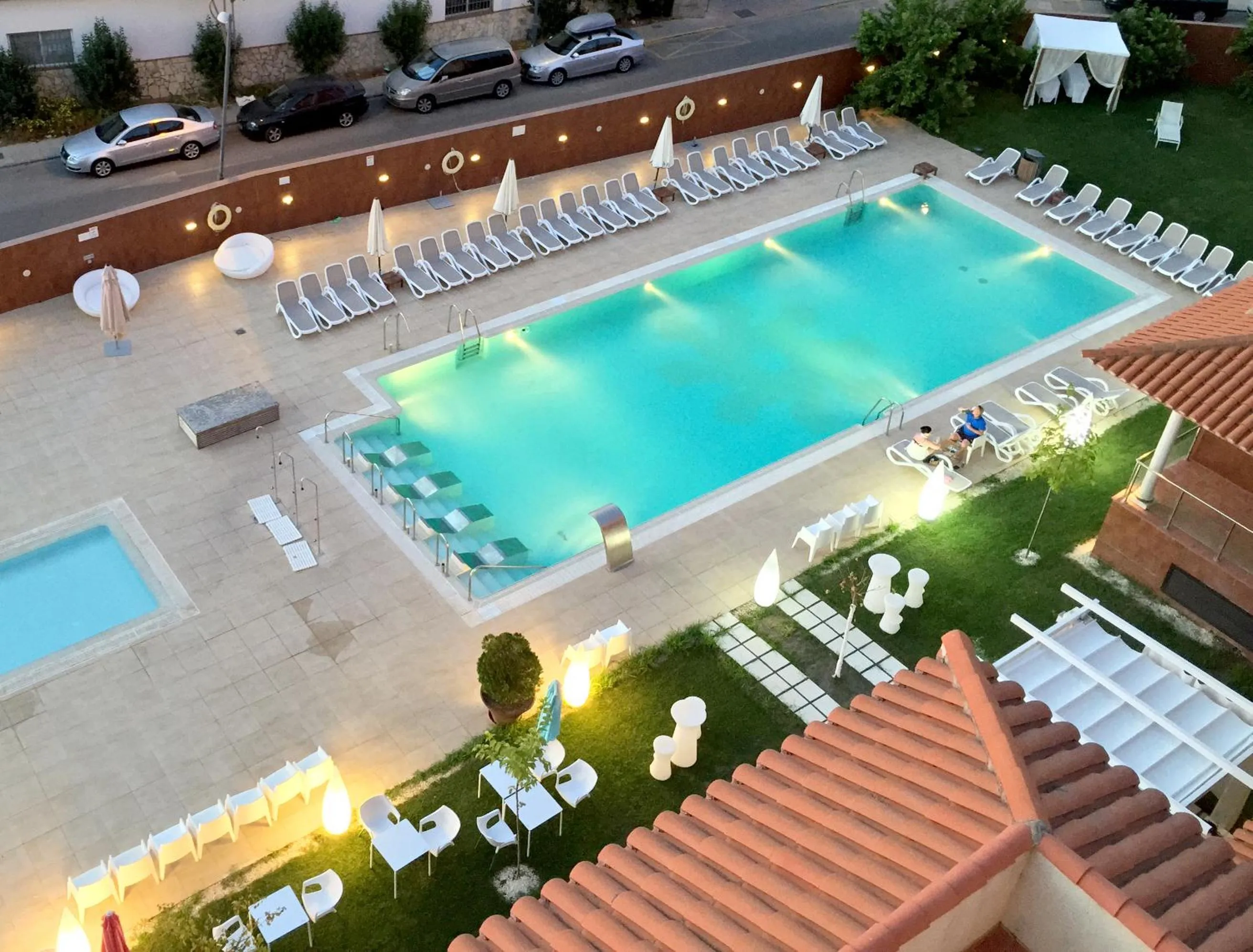 Swimming pool in Hotel Granada Palace