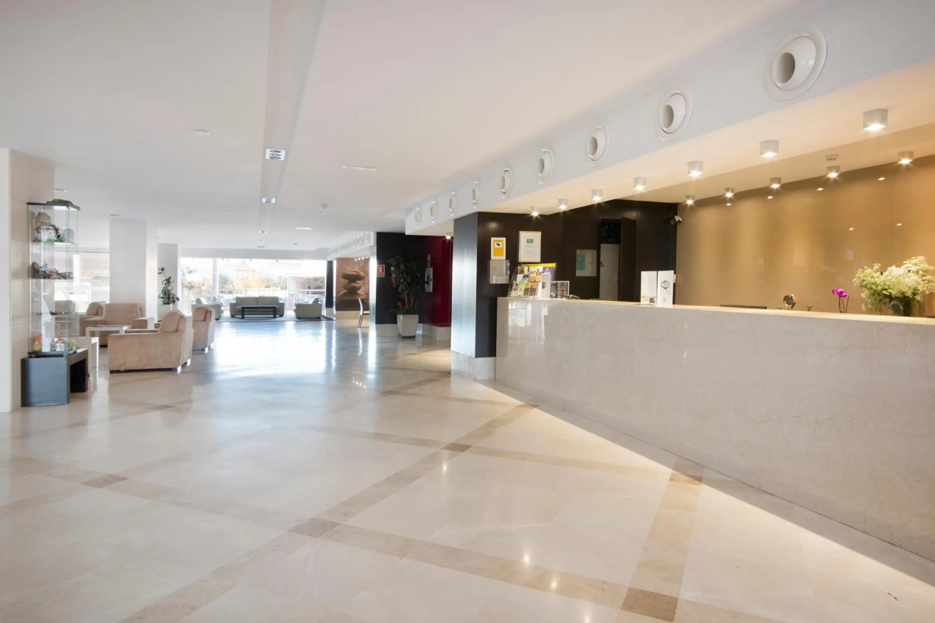 Lobby or reception in Hotel Granada Palace
