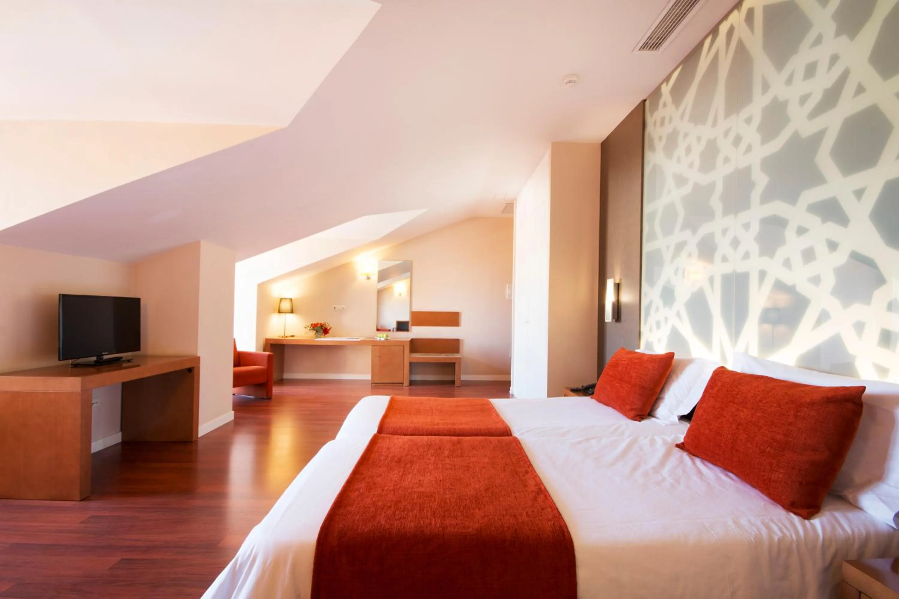 Bedroom, Bed in Hotel Granada Palace