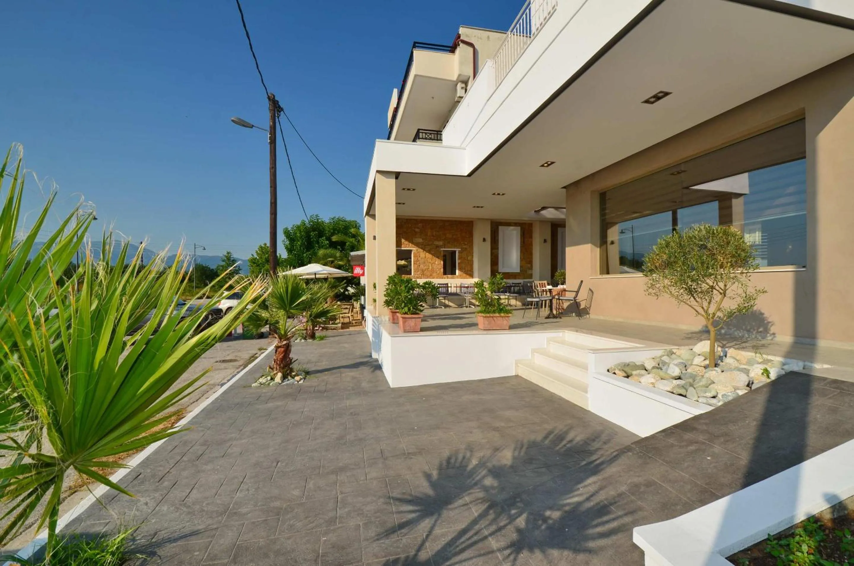 Facade/entrance in Hotel Evilion Sea And Sun