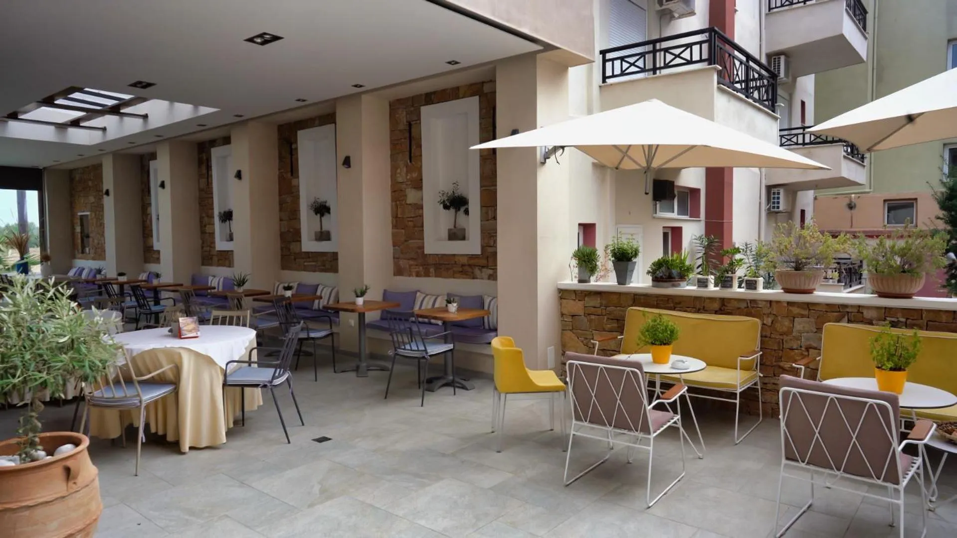 Dining area in Hotel Evilion Sea And Sun