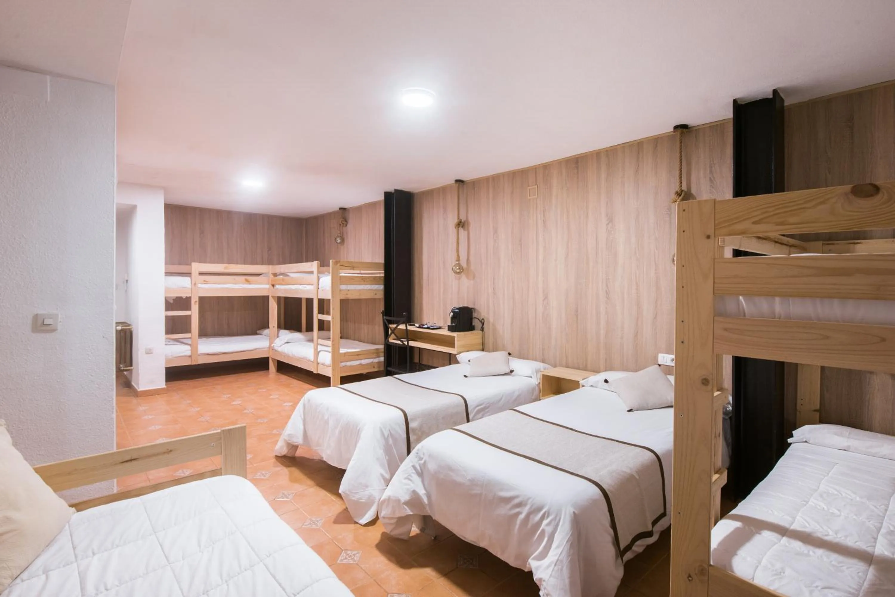 Photo of the whole room, Bed in Mont Blanc