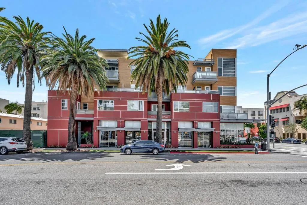5 Heart of Santa Monica apartment