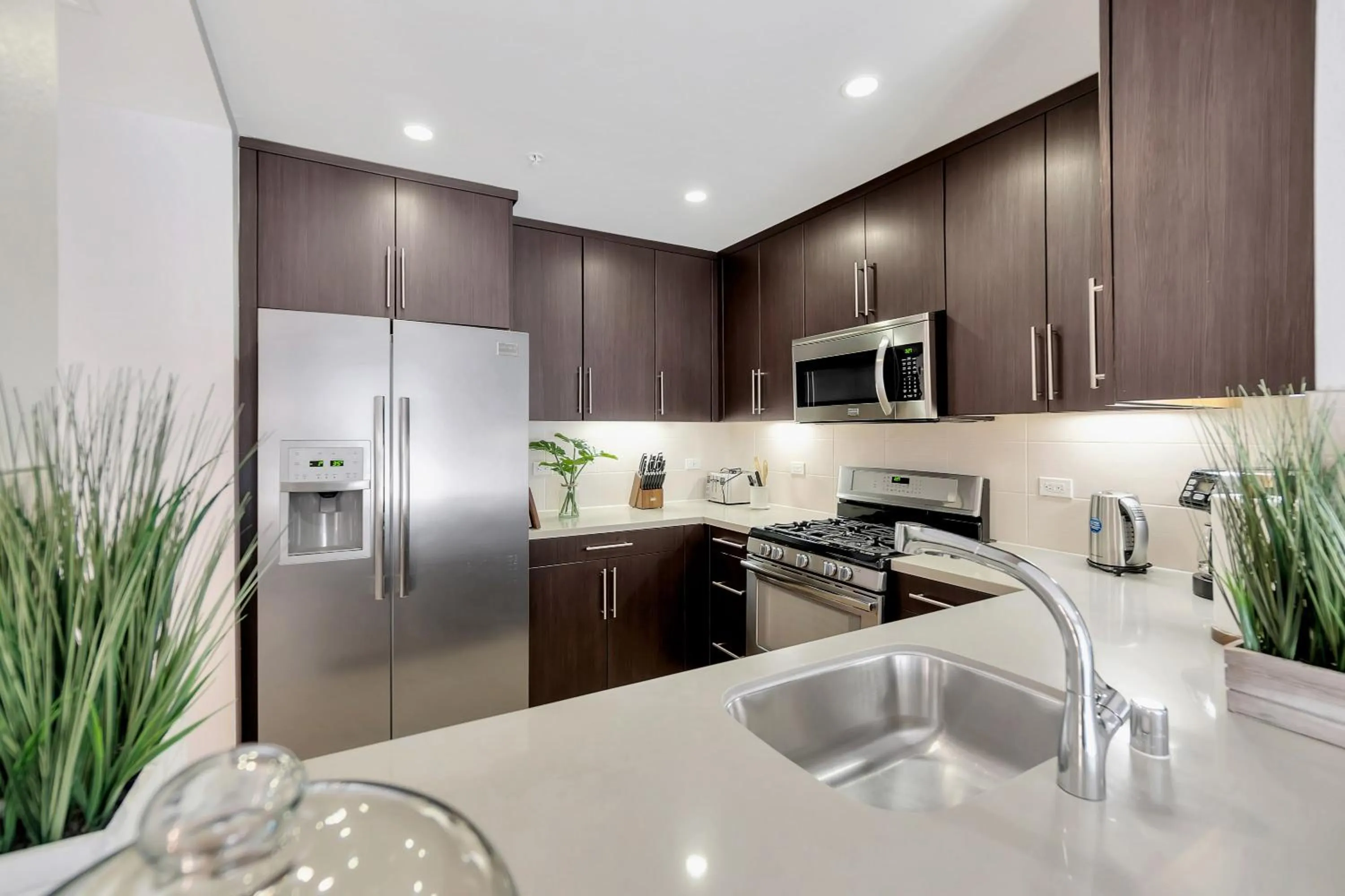 5 Heart of Santa Monica apartment