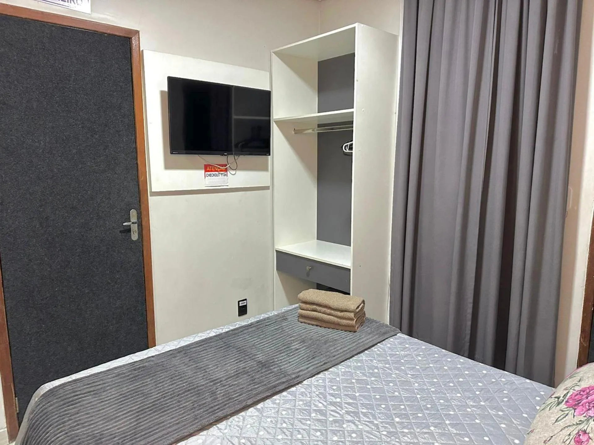 Photo of the whole room, Bed in Hotel Manaus - Dom Pedro