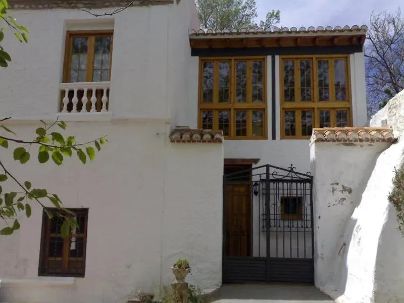 Property building in Casas Cueva y Cortijo La Tala en Guadix