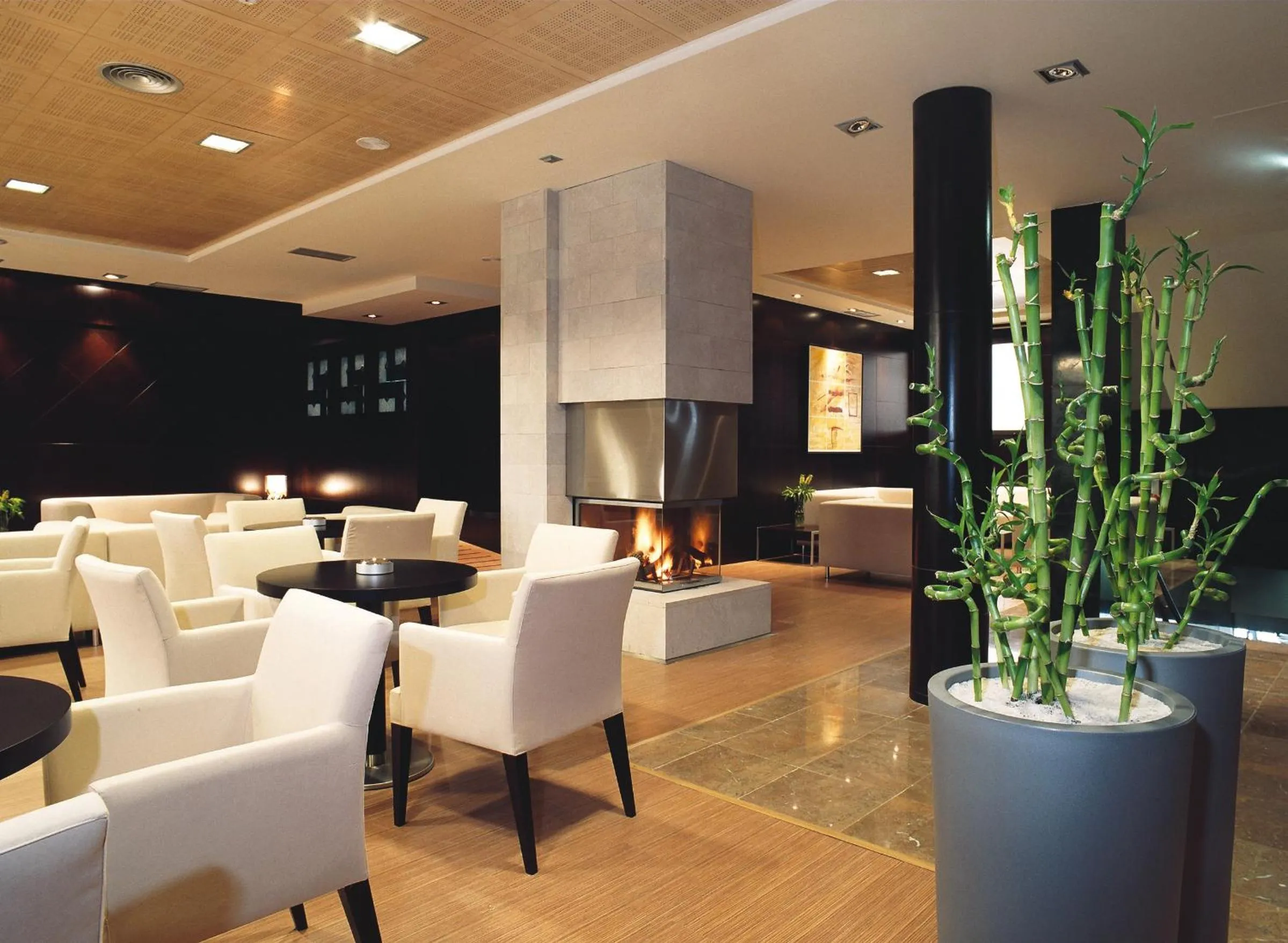 Lounge or bar in Oca Palacio De La Llorea Hotel & Spa