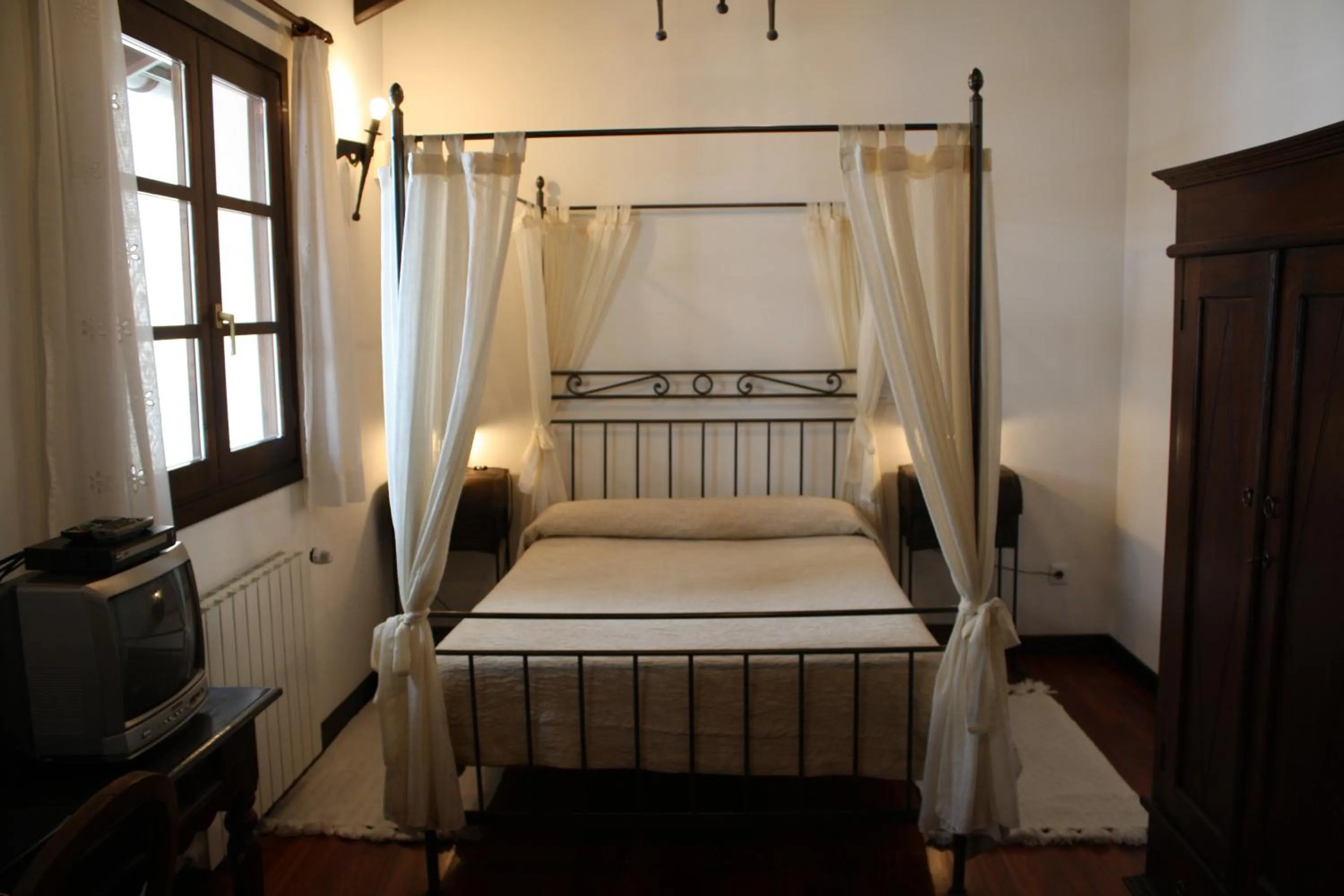 Bed in Hotel SPA Atxaspi