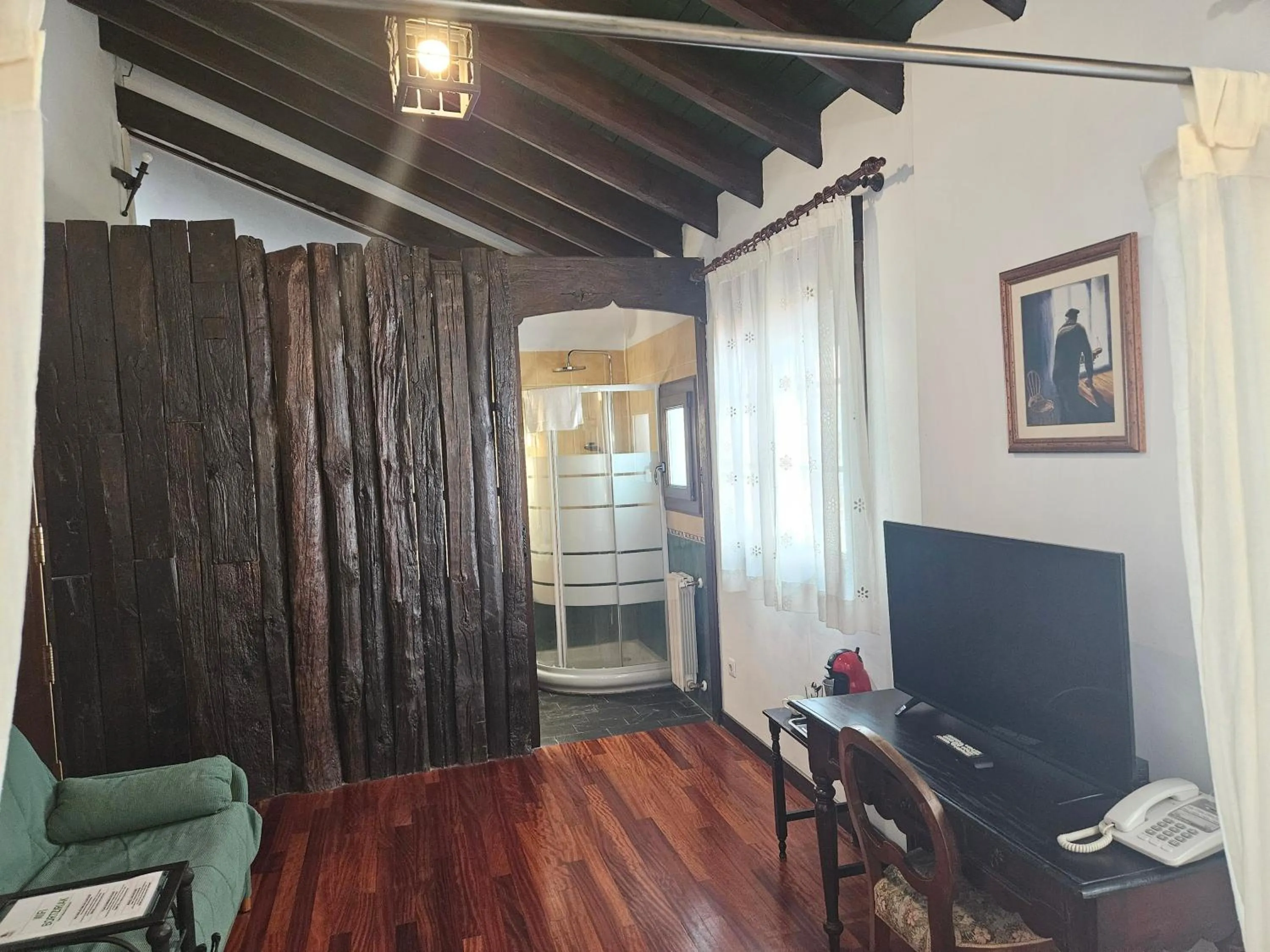 TV and multimedia in Hotel SPA Atxaspi