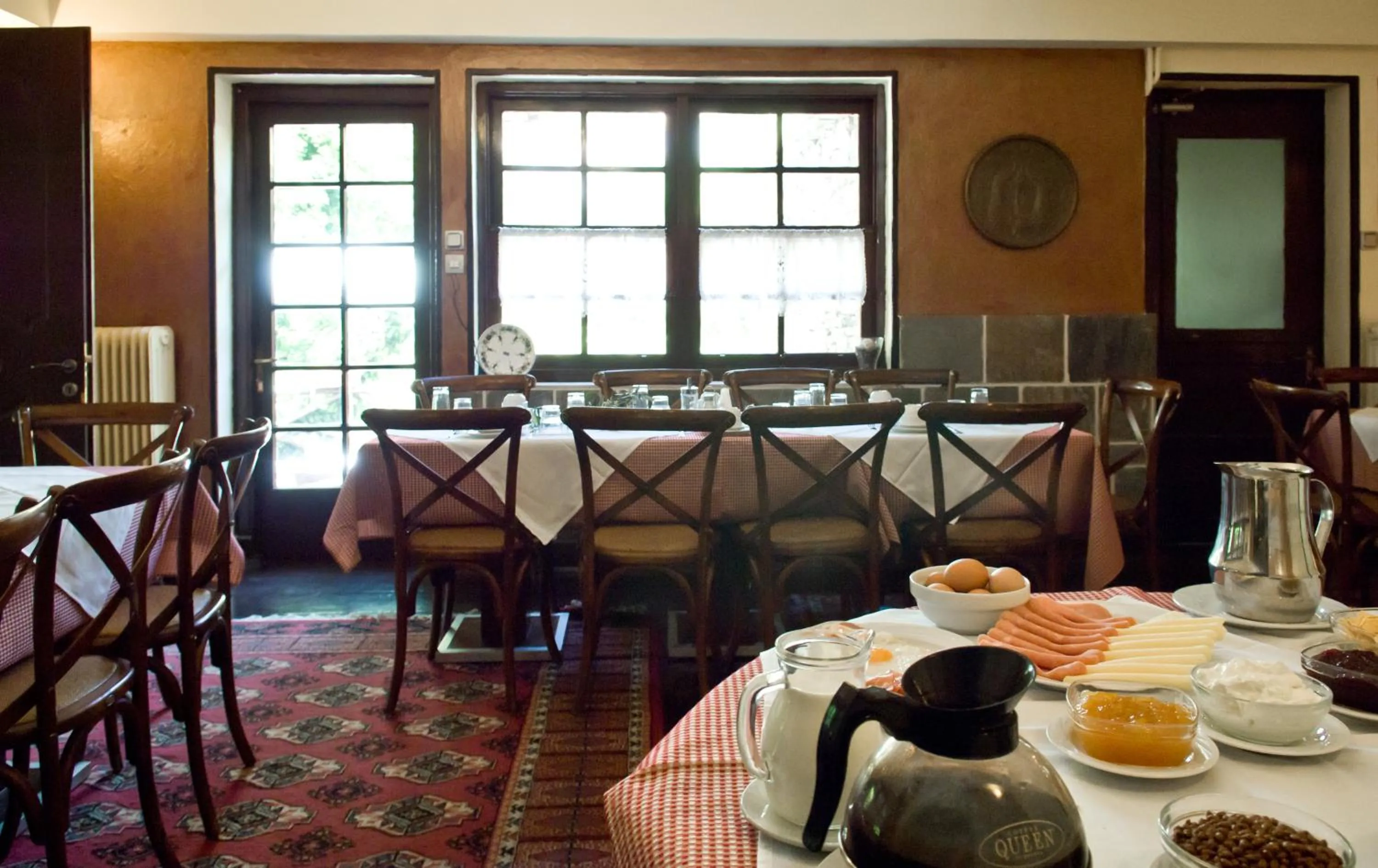 Restaurant/places to eat in Alkistis Hotel