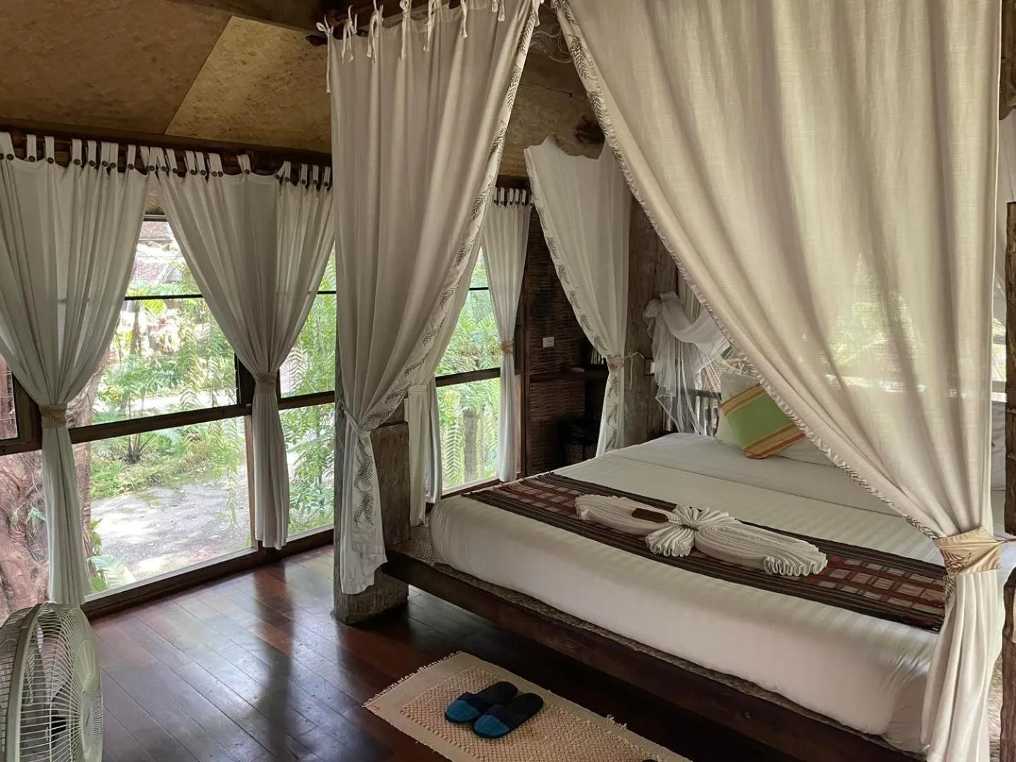 Bed in Fern Paradise