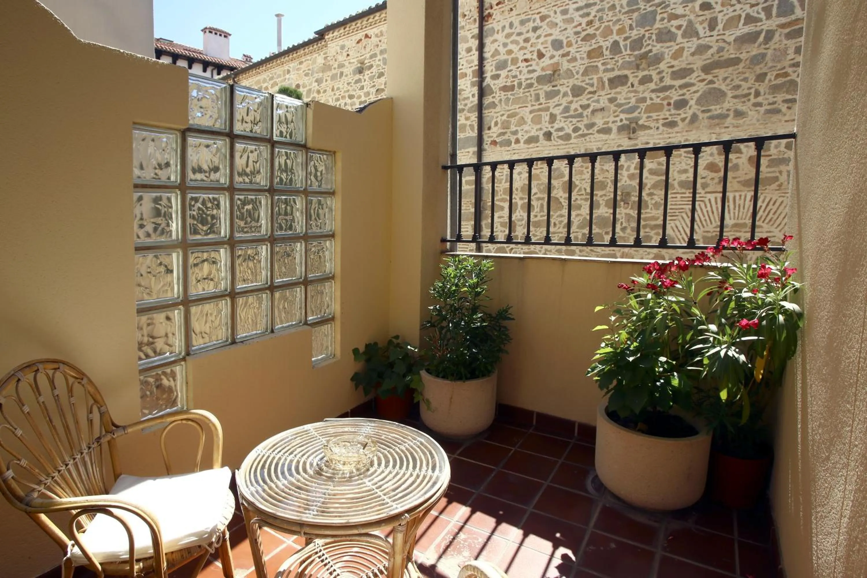 Seating area in Hotel Arco San Vicente