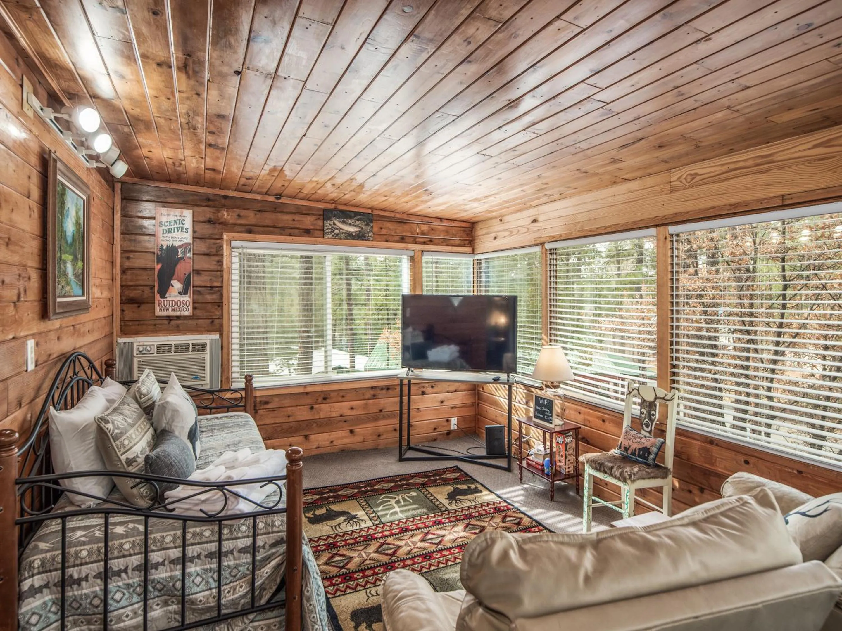 Property building in The Elk Meadow Cozy Cabin