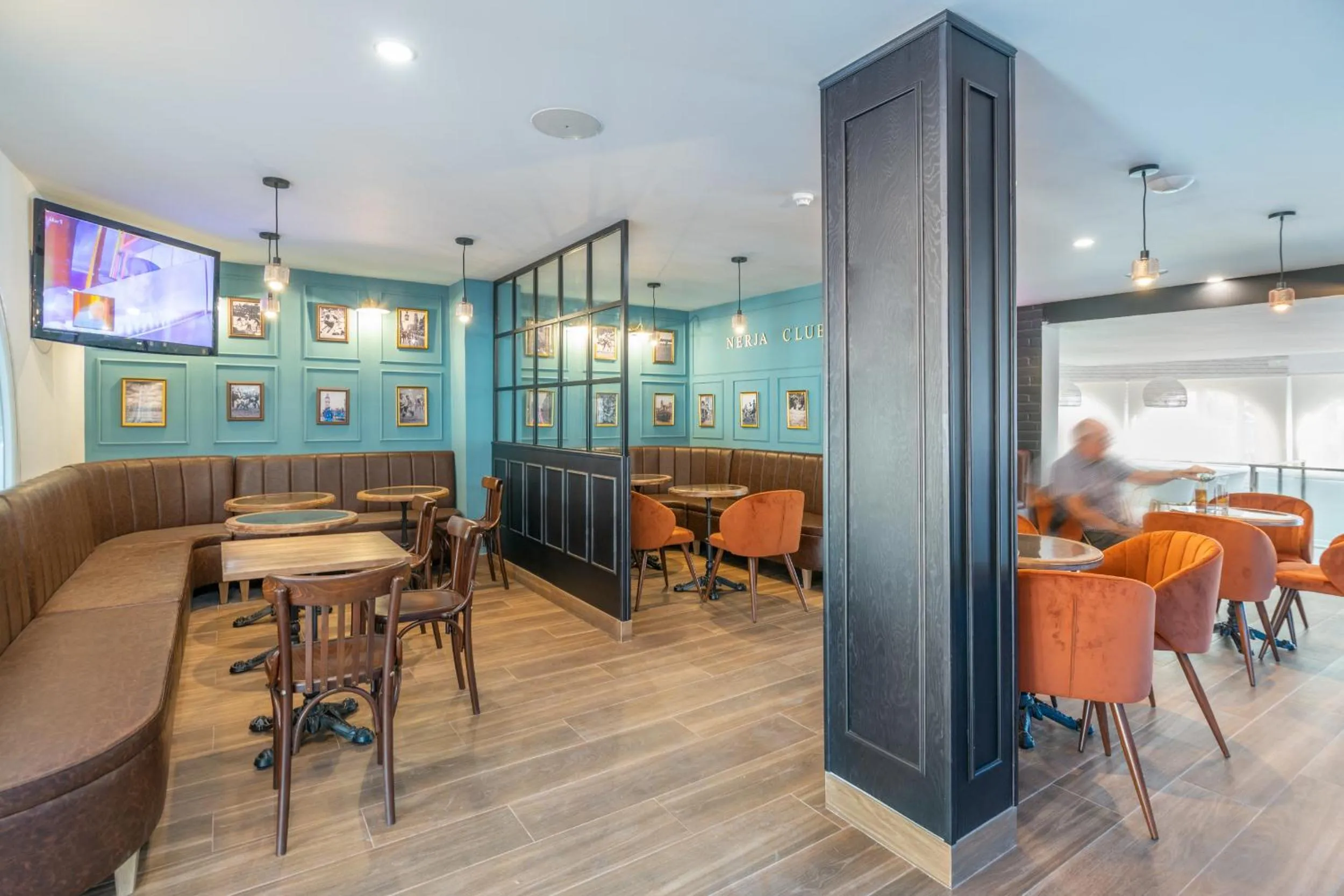 TV and multimedia in Hotel Nerja Club by Dorobe