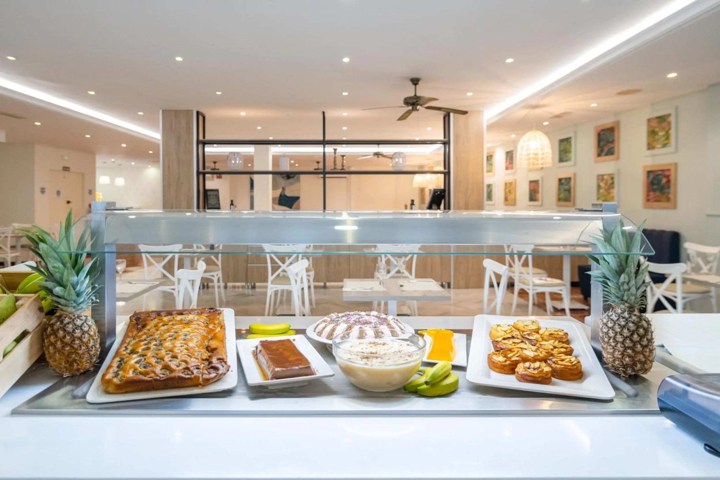 Breakfast in Hotel Nerja Club by Dorobe