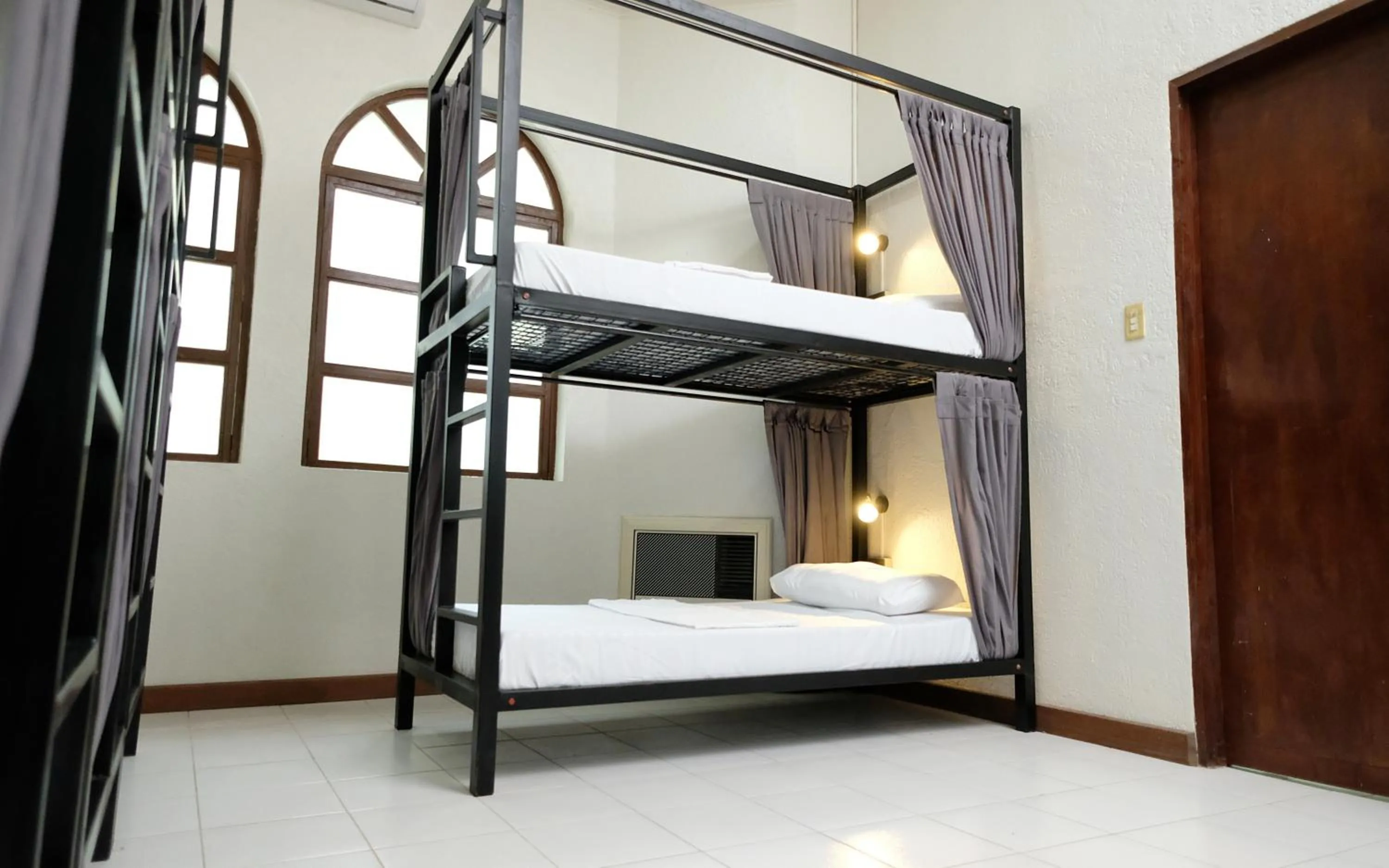 Bed in Mad Monkey Dumaguete