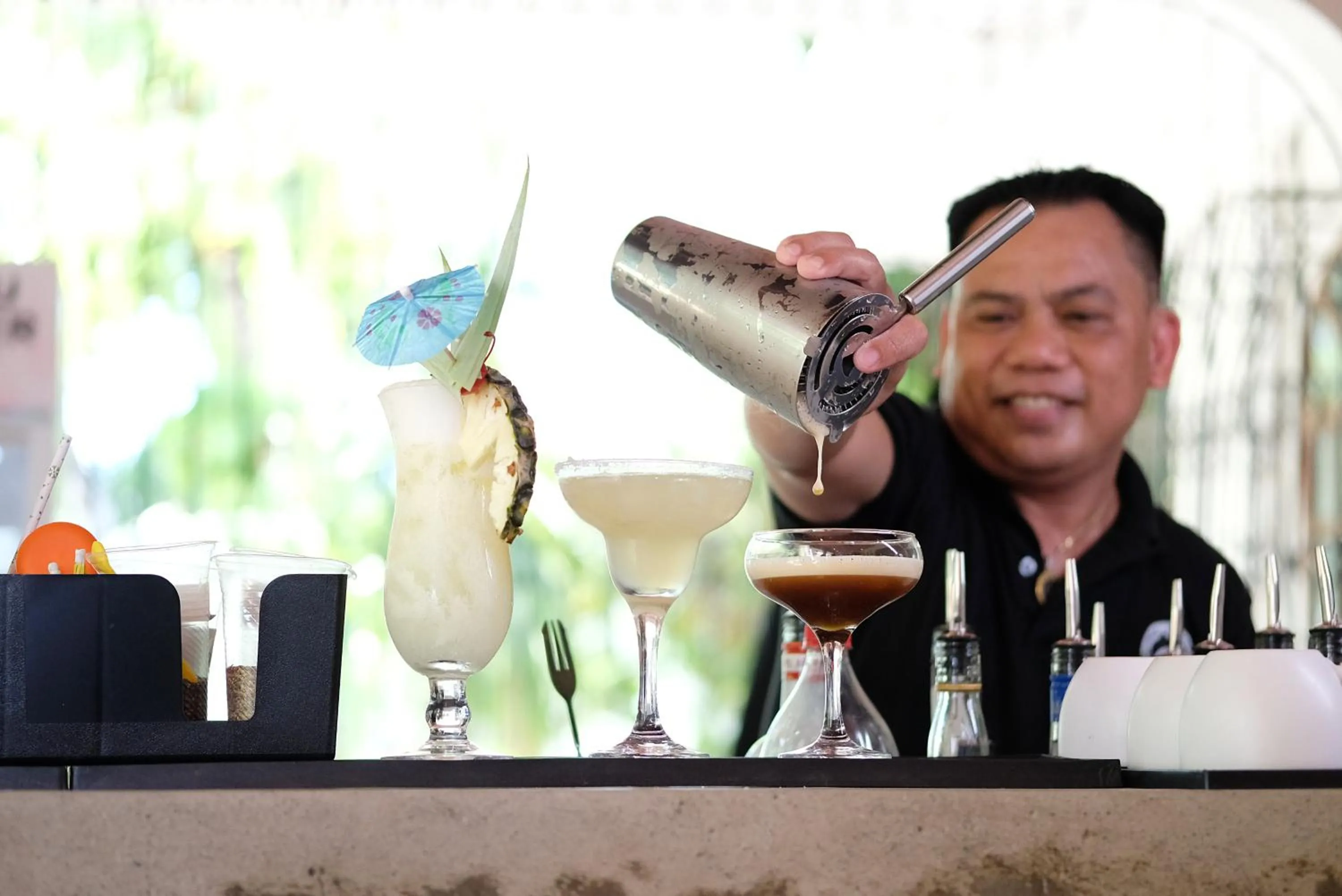 Lounge or bar in Mad Monkey Dumaguete