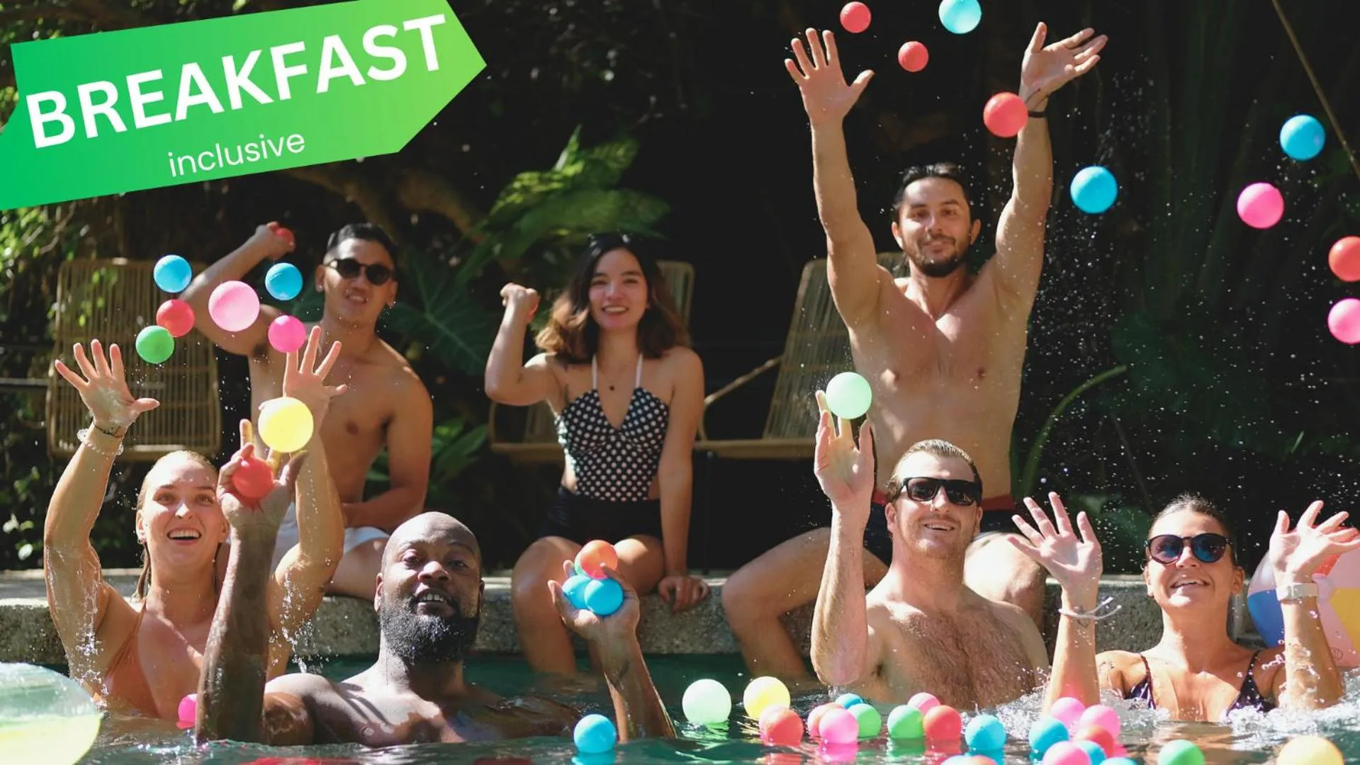 Swimming pool in Mad Monkey Dumaguete