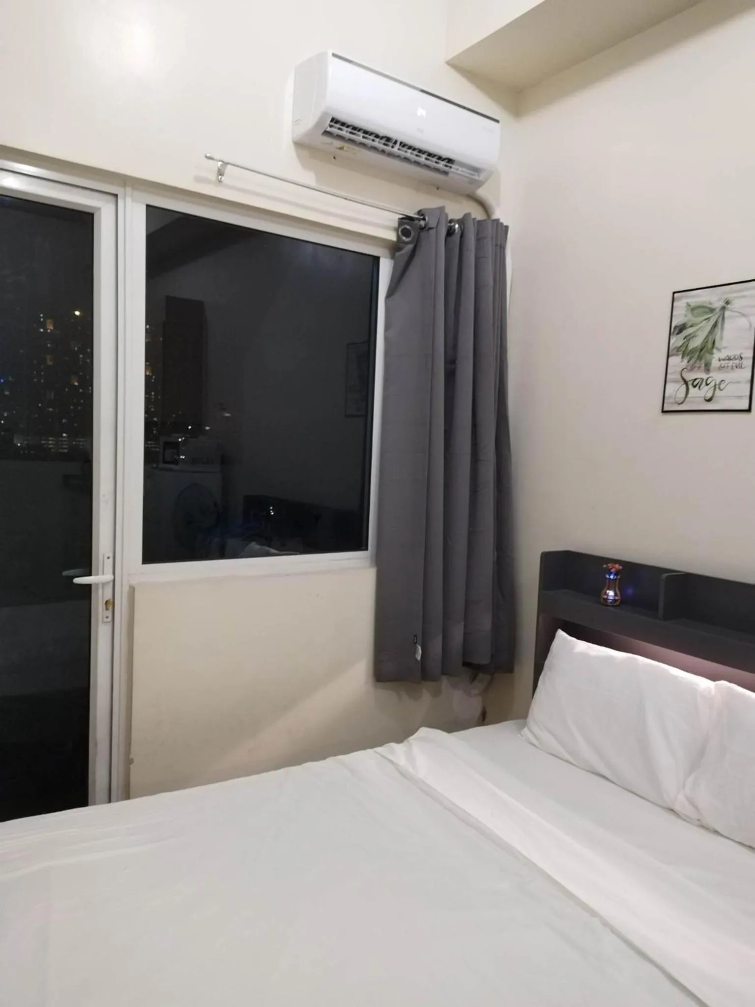 Bed in SMDC Breeze Residences