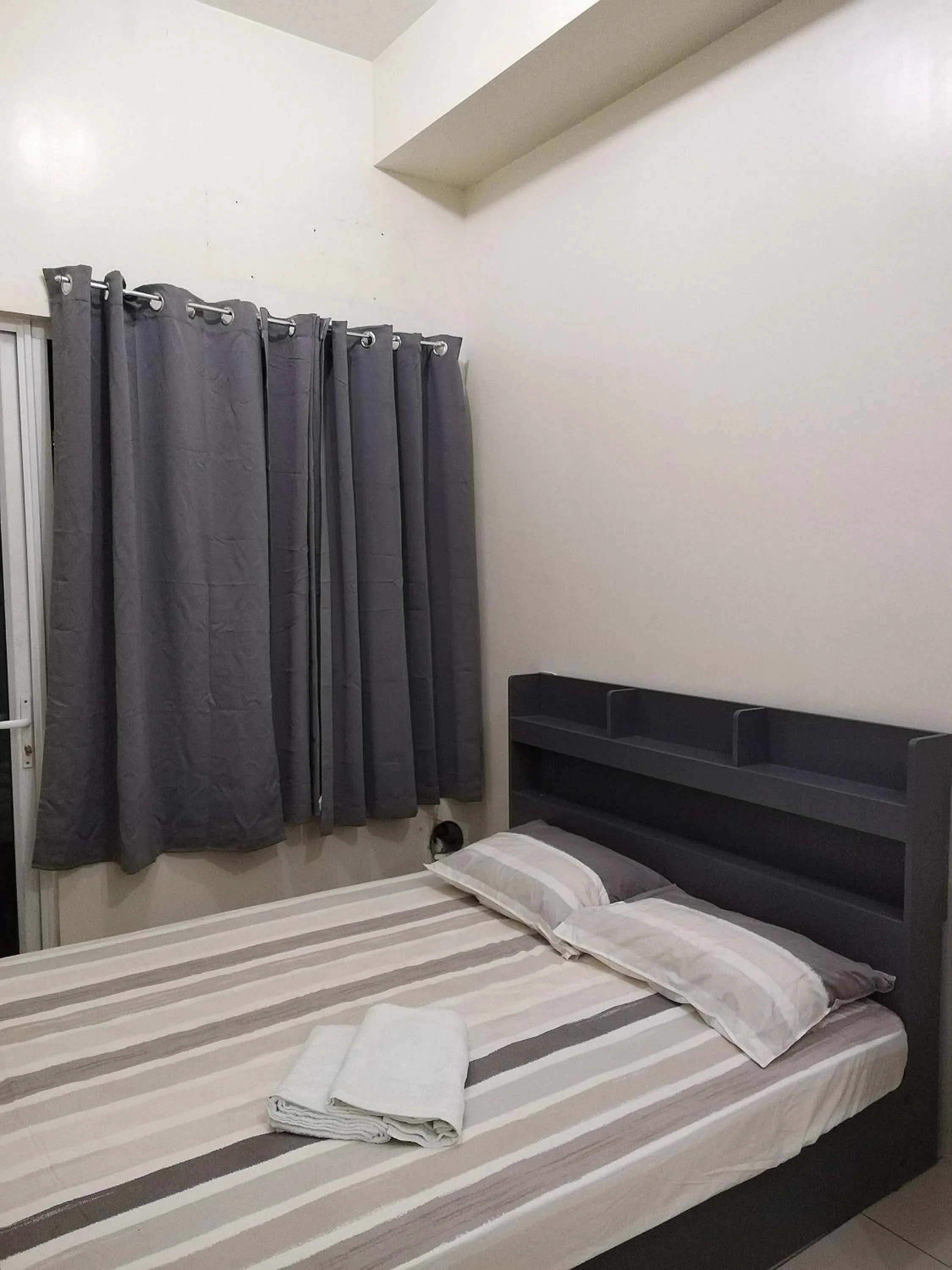 Bed in SMDC Breeze Residences