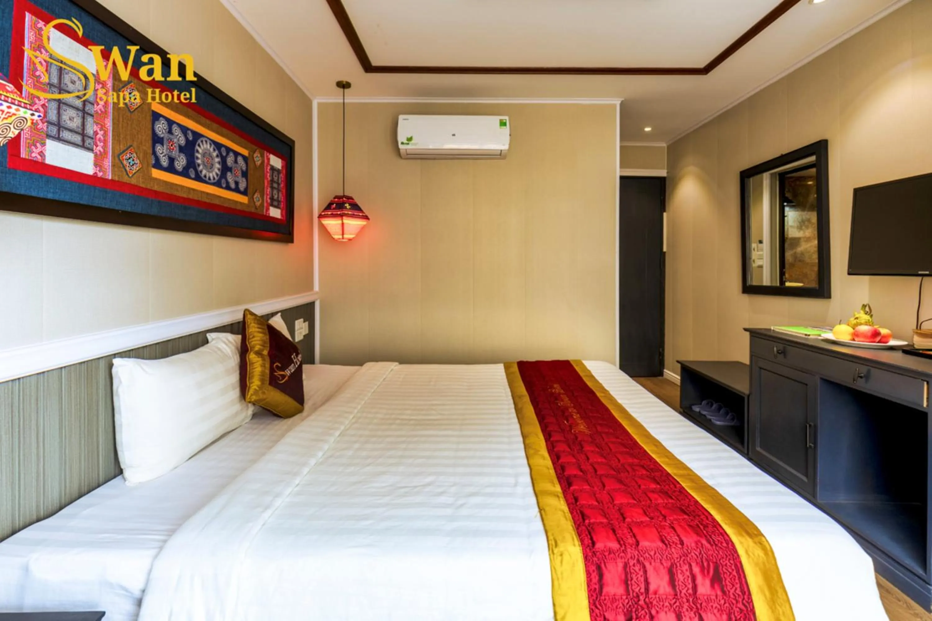 Bedroom, Bed in Swan Sapa Hotel