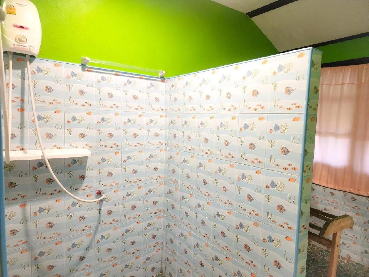 Shower in Banmae Resort Kohchang