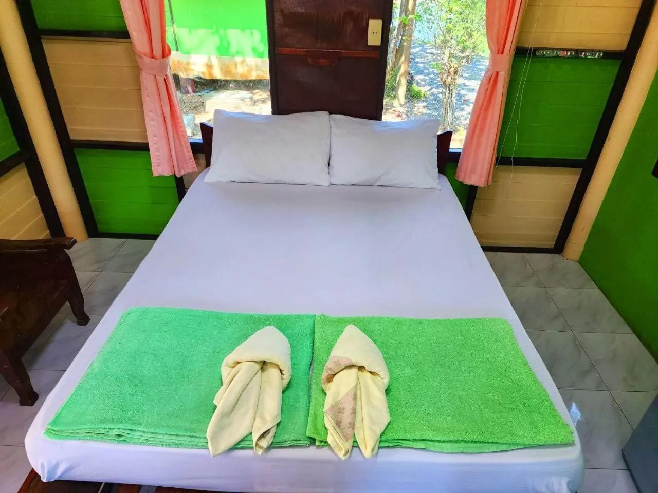 Bed in Banmae Resort Kohchang