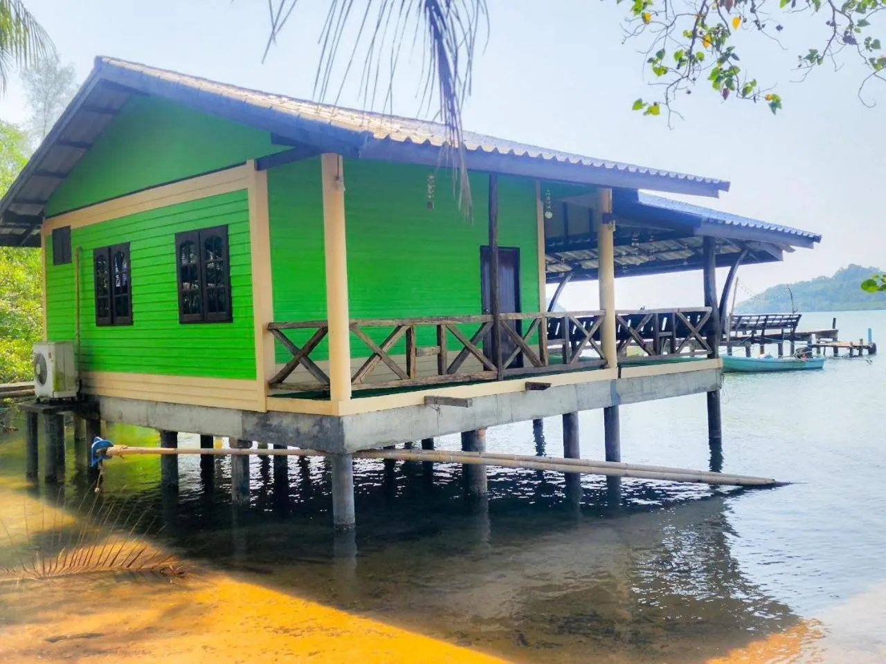 Property building in Banmae Resort Kohchang