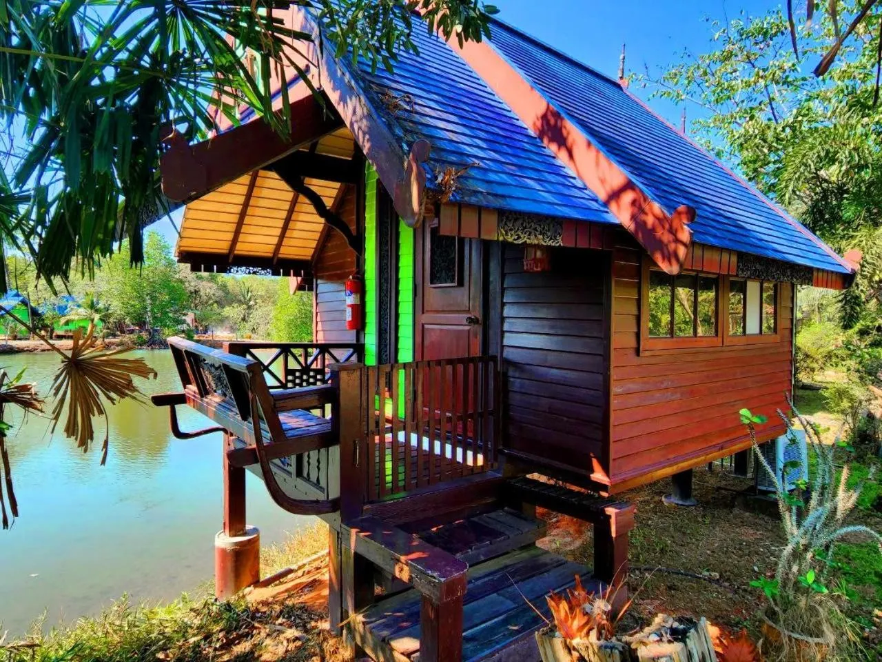 Property building in Banmae Resort Kohchang