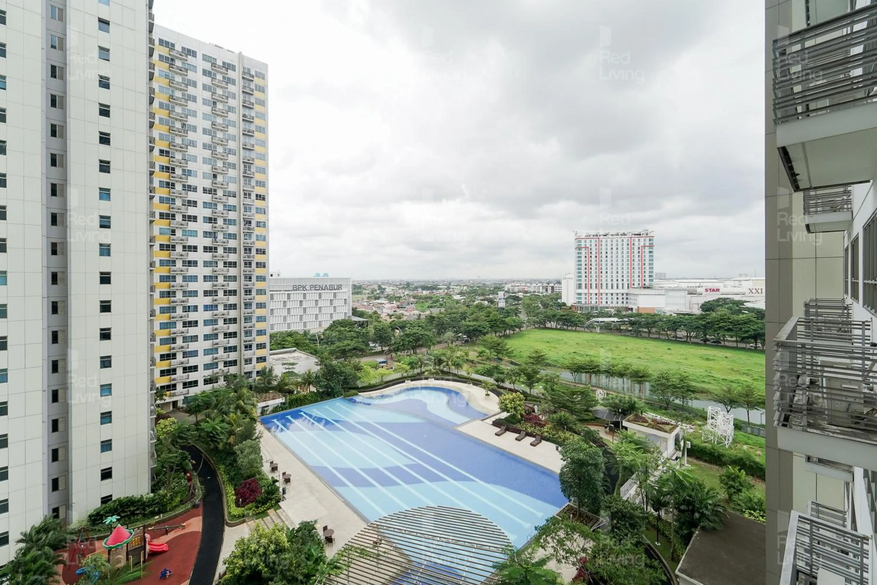 Property building in RedLiving Apartemen Springlake Summarecon - Kamarku Tower Azolla