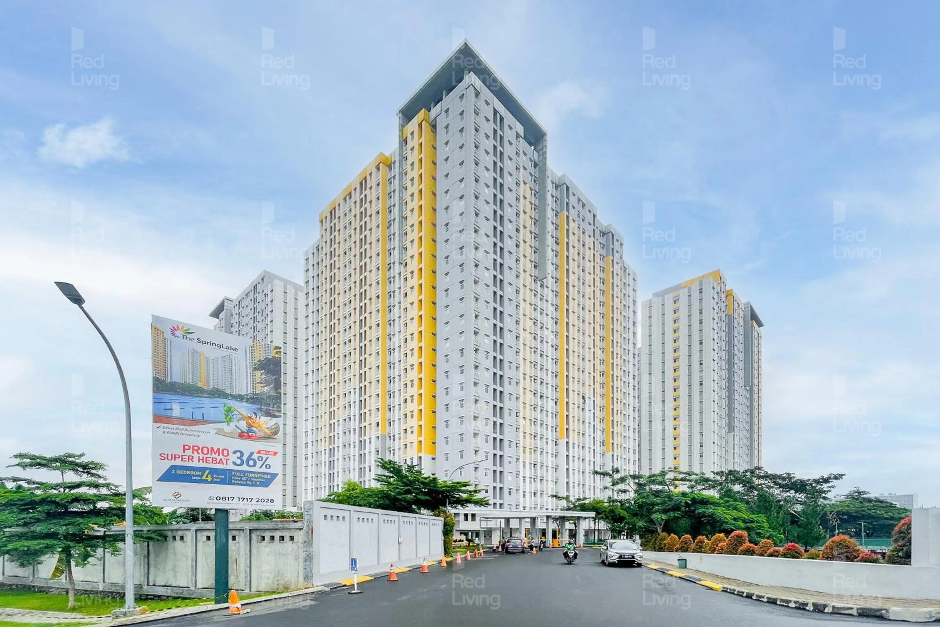 Property building in RedLiving Apartemen Springlake Summarecon - Kamarku Tower Azolla