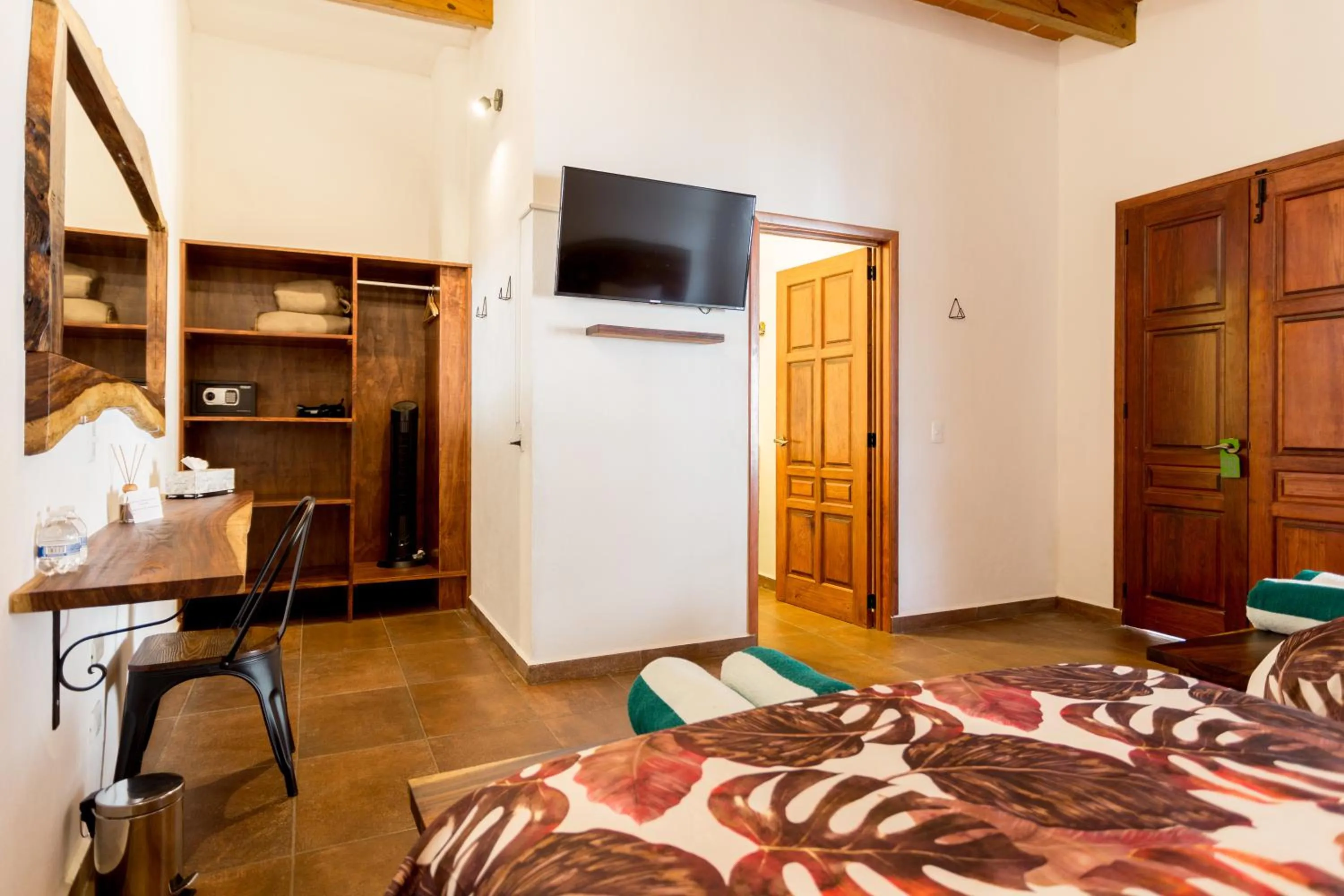 Photo of the whole room, Bed in Palacio Del Cobre